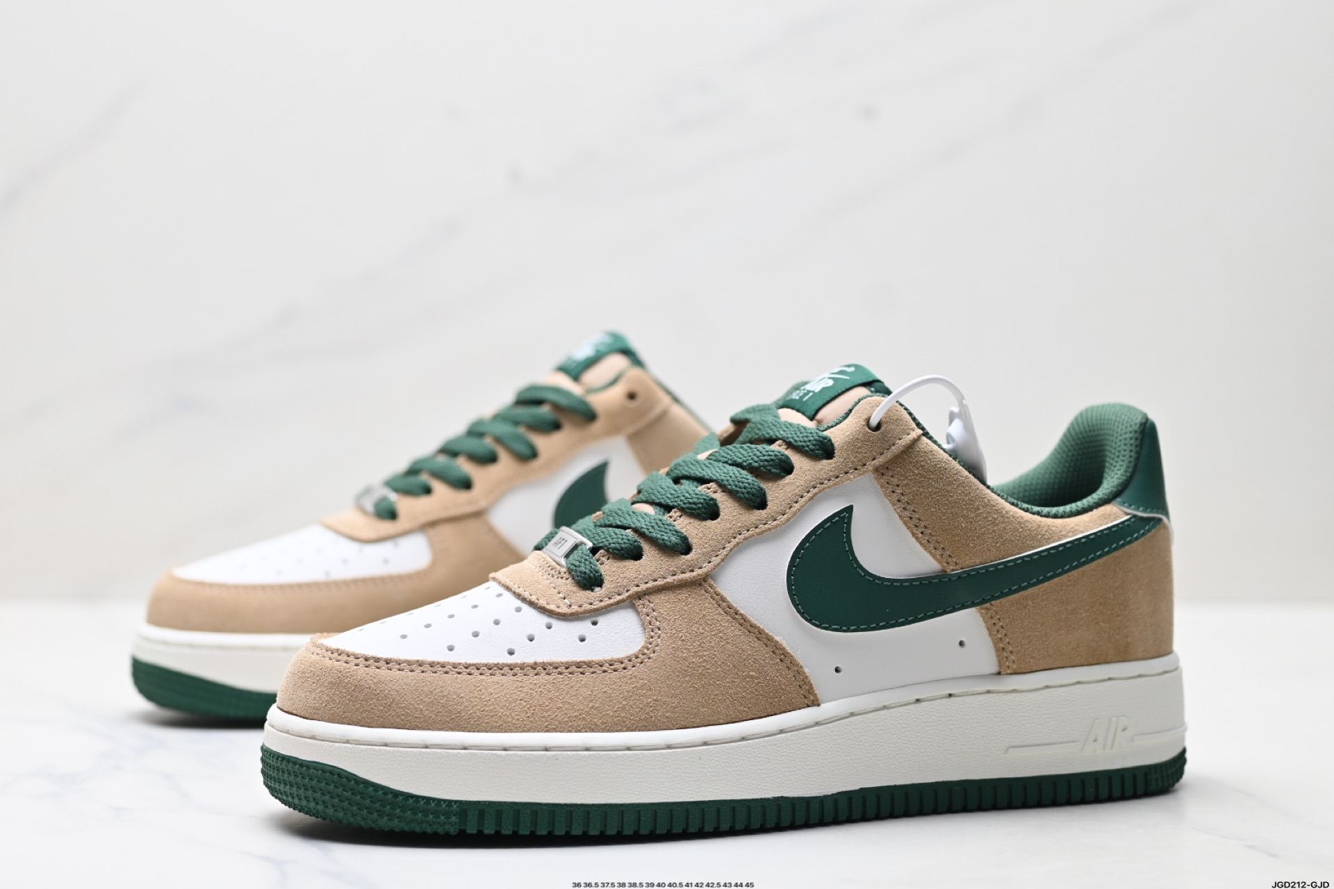 NIKE AIR FORCE 1‘07 LV8  FQ8714-203