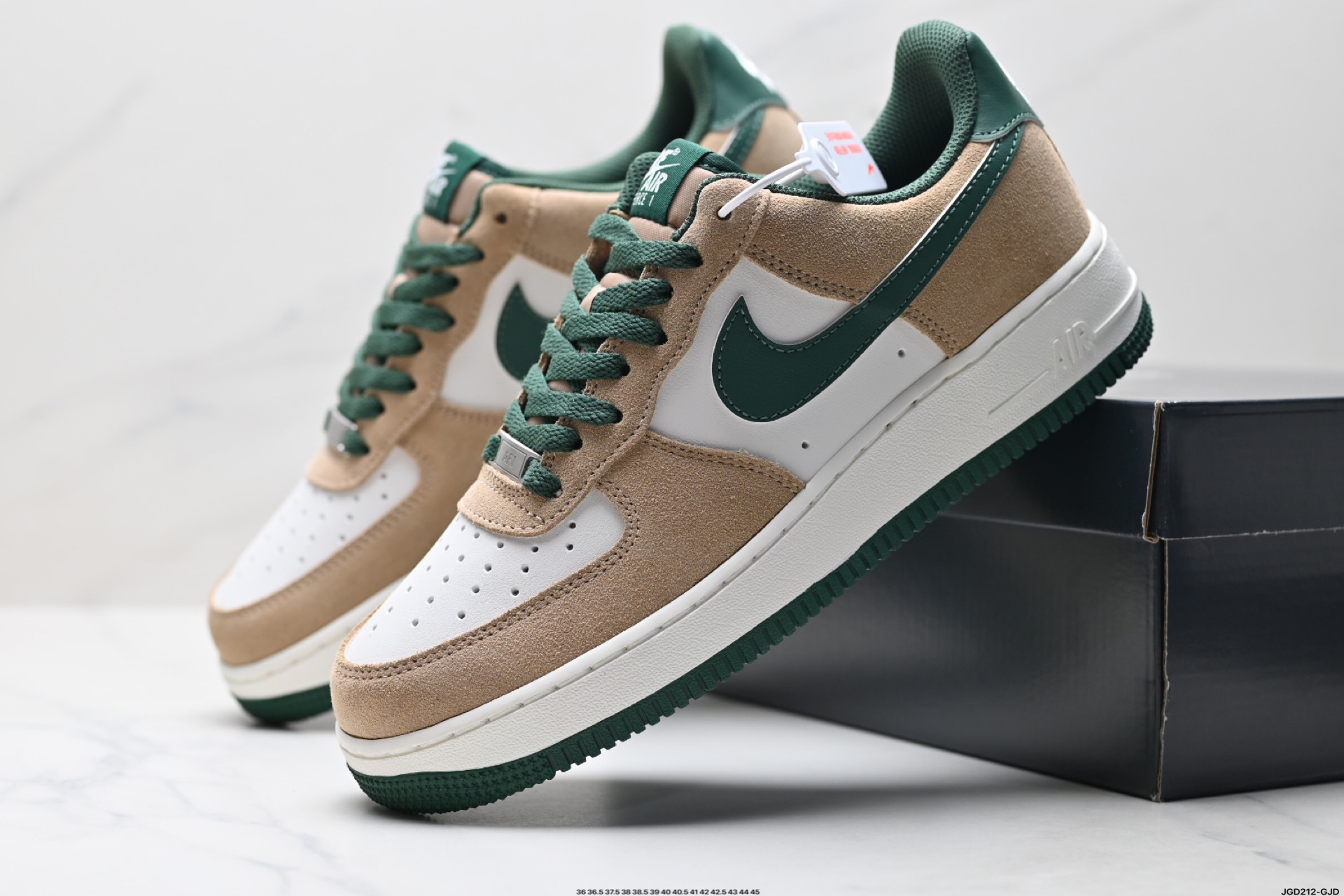 NIKE AIR FORCE 1‘07 LV8  FQ8714-203