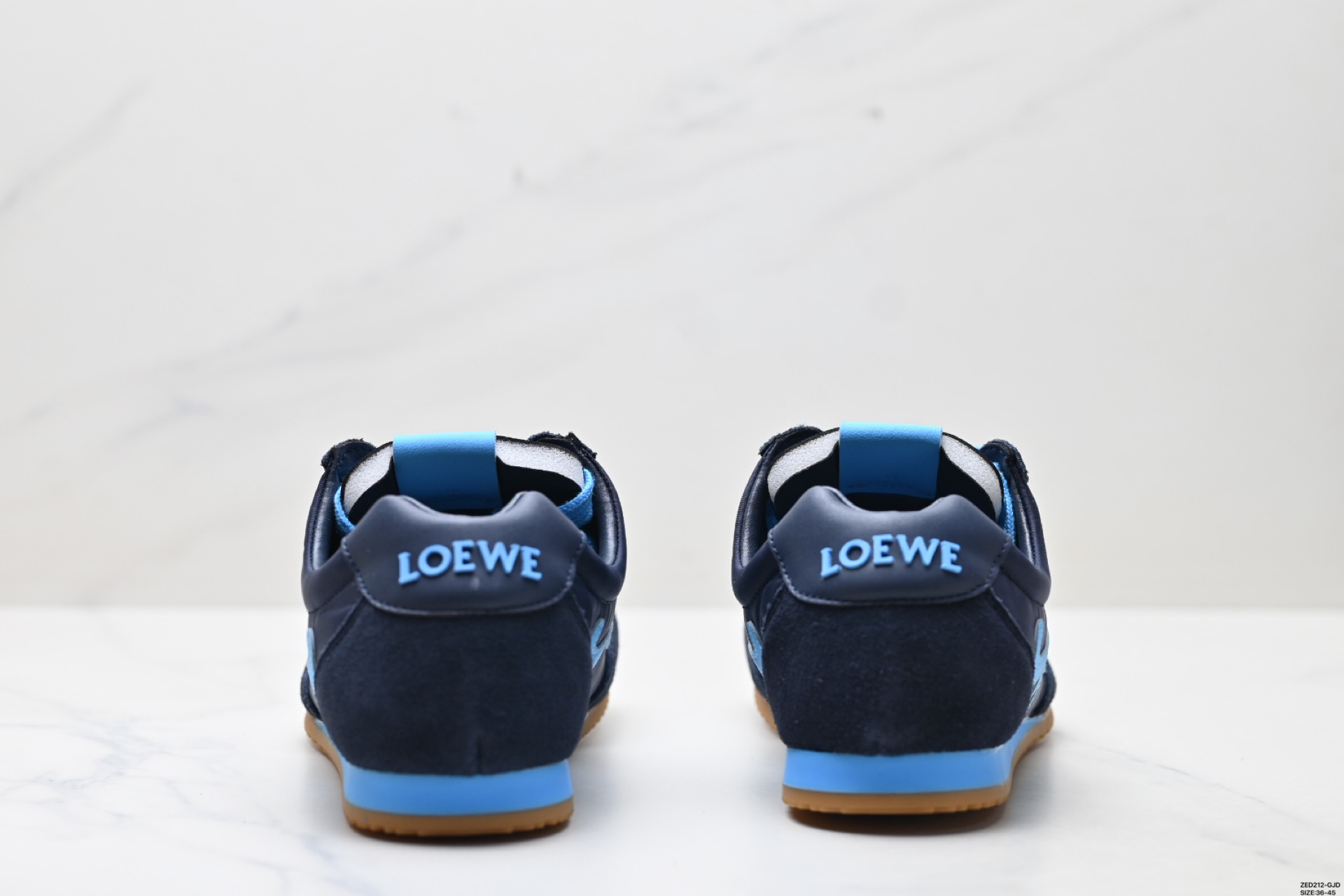 LOEWE罗意威 Ballet Runner 2.0小牛皮 圆头系带 低帮 生活休闲鞋 M816282XBH LOEWE罗意威 Ballet Runner 2.0小牛皮 圆头系带 低帮 生活休闲鞋 M816282XBH