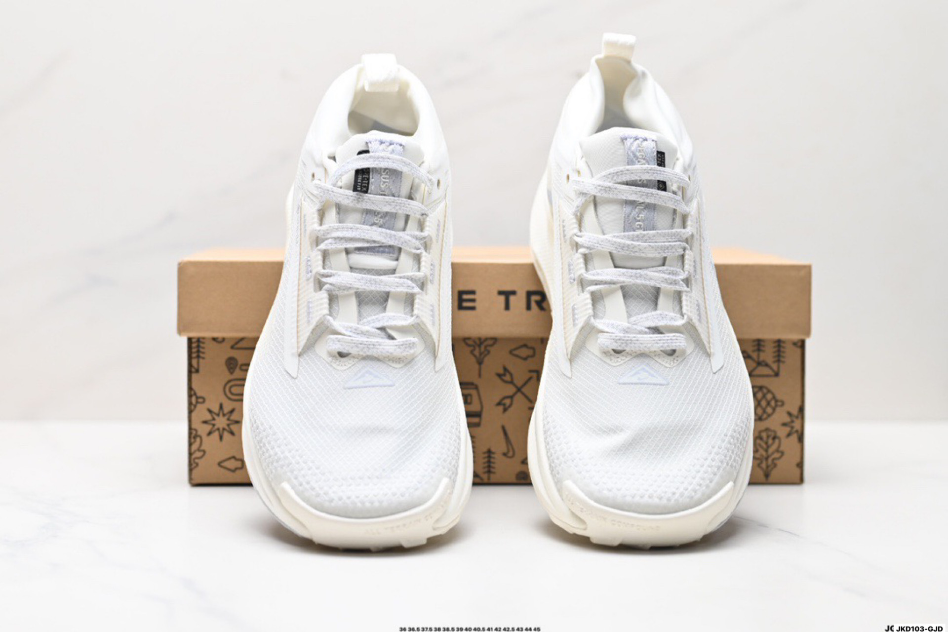 💰180
公司级✅Nike REACTX PEGASUS TRAIL 5
GTX 越野跑步鞋👏
登月兼顾迅疾外观和稳固脚感 
后跟覆面和中足动态支撑巧妙融合 
缔造稳定顺畅的迈步体验
官方货号:FQ0908-004
尺码:36 36.5 37.5 38 38.5 39 40 40.5 41 42 42.5 43 44 45
ID:JKD103-GJD