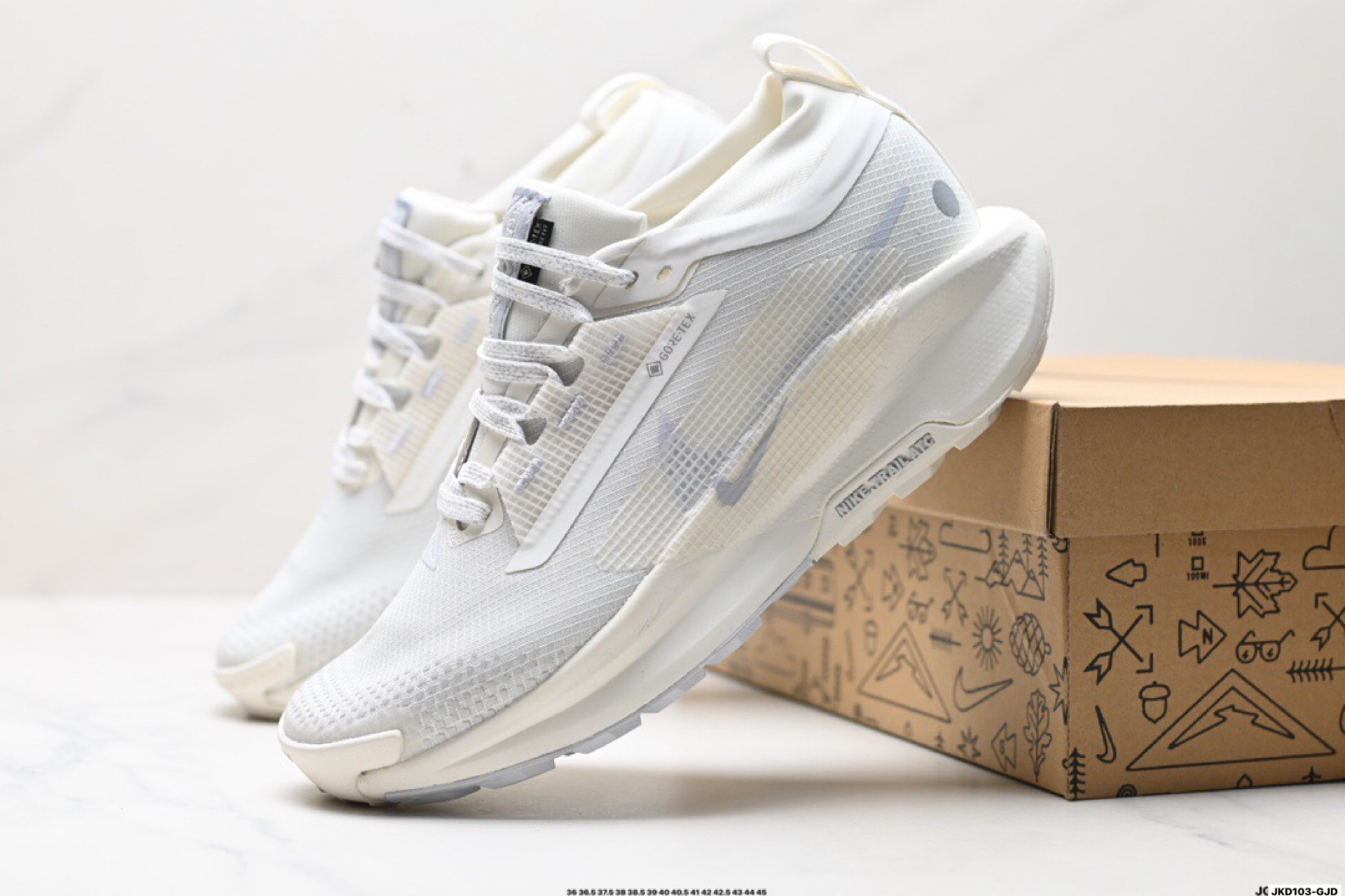 💰180
公司级✅Nike REACTX PEGASUS TRAIL 5
GTX 越野跑步鞋👏
登月兼顾迅疾外观和稳固脚感 
后跟覆面和中足动态支撑巧妙融合 
缔造稳定顺畅的迈步体验
官方货号:FQ0908-004
尺码:36 36.5 37.5 38 38.5 39 40 40.5 41 42 42.5 43 44 45
ID:JKD103-GJD