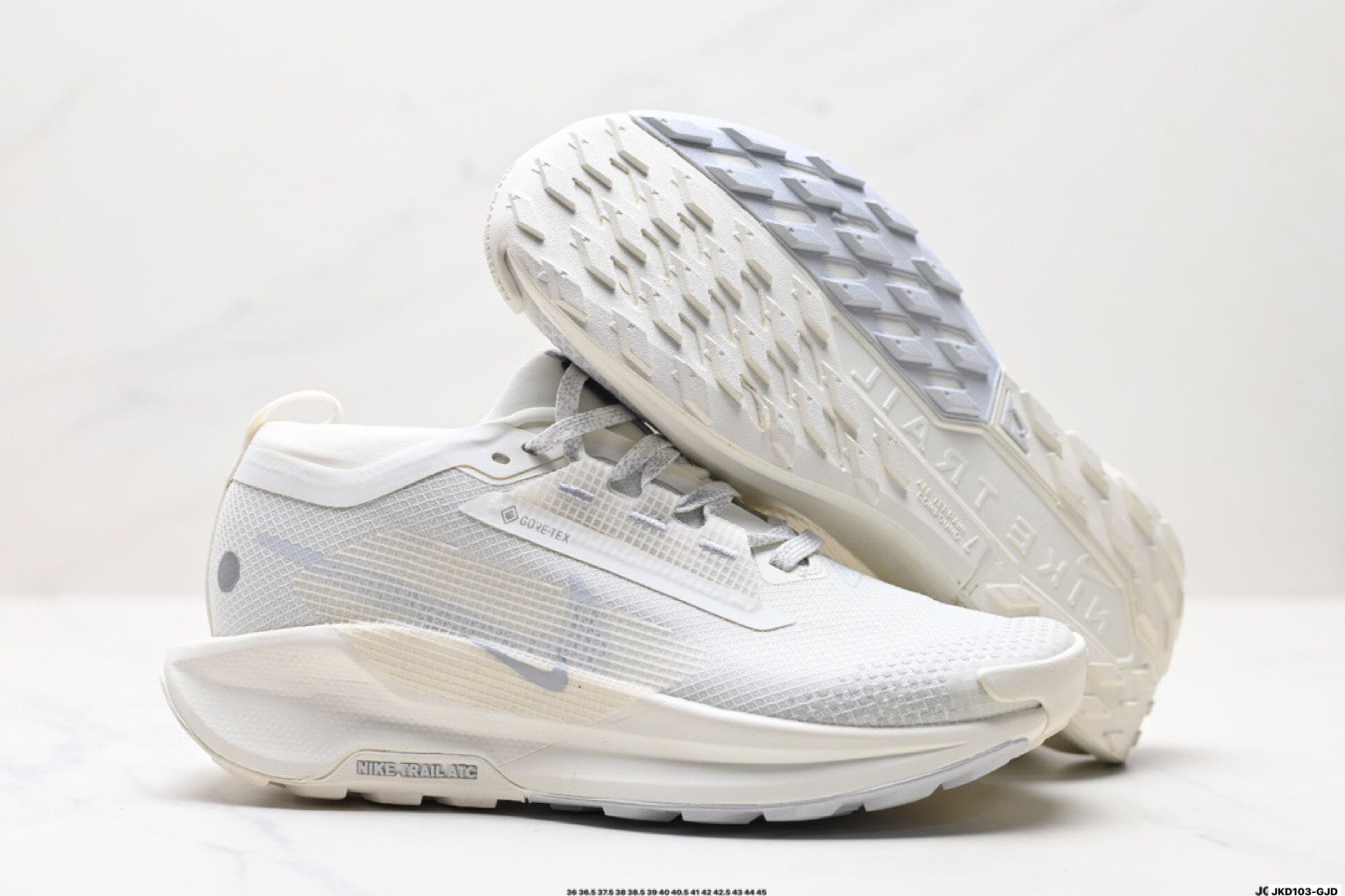 💰180
公司级✅Nike REACTX PEGASUS TRAIL 5
GTX 越野跑步鞋👏
登月兼顾迅疾外观和稳固脚感 
后跟覆面和中足动态支撑巧妙融合 
缔造稳定顺畅的迈步体验
官方货号:FQ0908-004
尺码:36 36.5 37.5 38 38.5 39 40 40.5 41 42 42.5 43 44 45
ID:JKD103-GJD