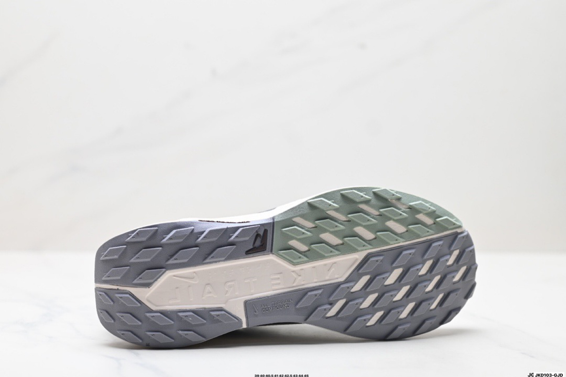 💰180
公司级✅Nike REACTX PEGASUS TRAIL 5
GTX 越野跑步鞋👏
登月兼顾迅疾外观和稳固脚感 
后跟覆面和中足动态支撑巧妙融合 
缔造稳定顺畅的迈步体验
官方货号:FQ0908-004
尺码:39 40 40.5 41 42 42.5 43 44 45
ID:JKD103-GJD