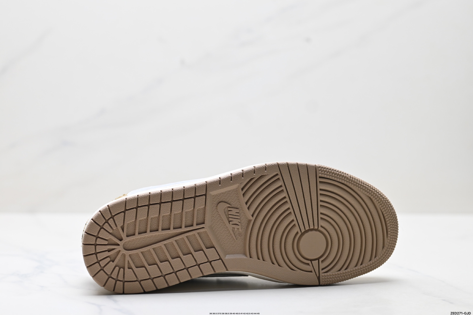 Nike Air Jordan 1 x Travis Scott AJ1倒勾 乔一倒钩 ‘DIY’定制 耐克 低帮文化篮球鞋  XS7089-603