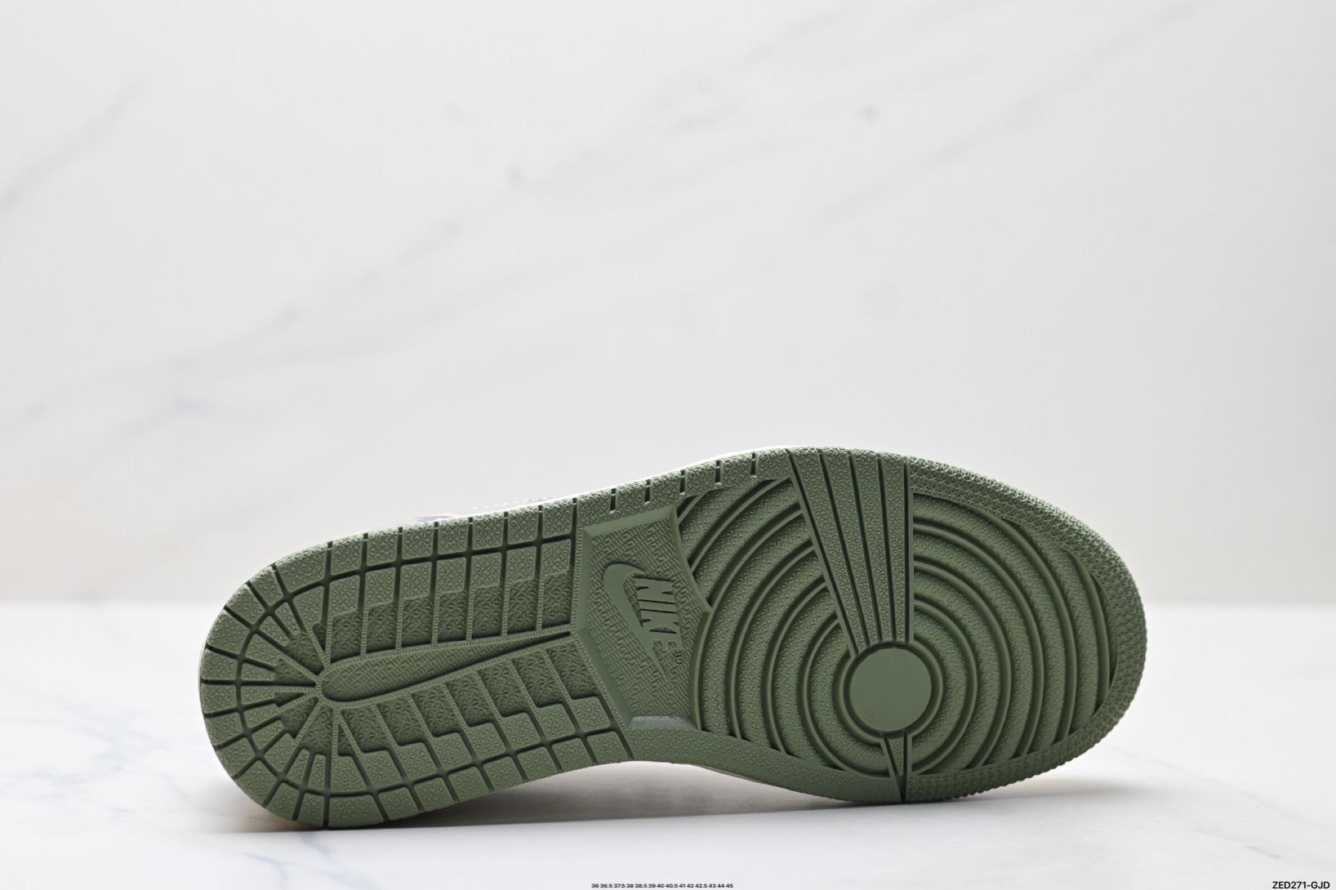 Nike Air Jordan 1 x Travis Scott AJ1倒勾 乔一倒钩 ‘DIY’定制 耐克 低帮文化篮球鞋  XS2024-046