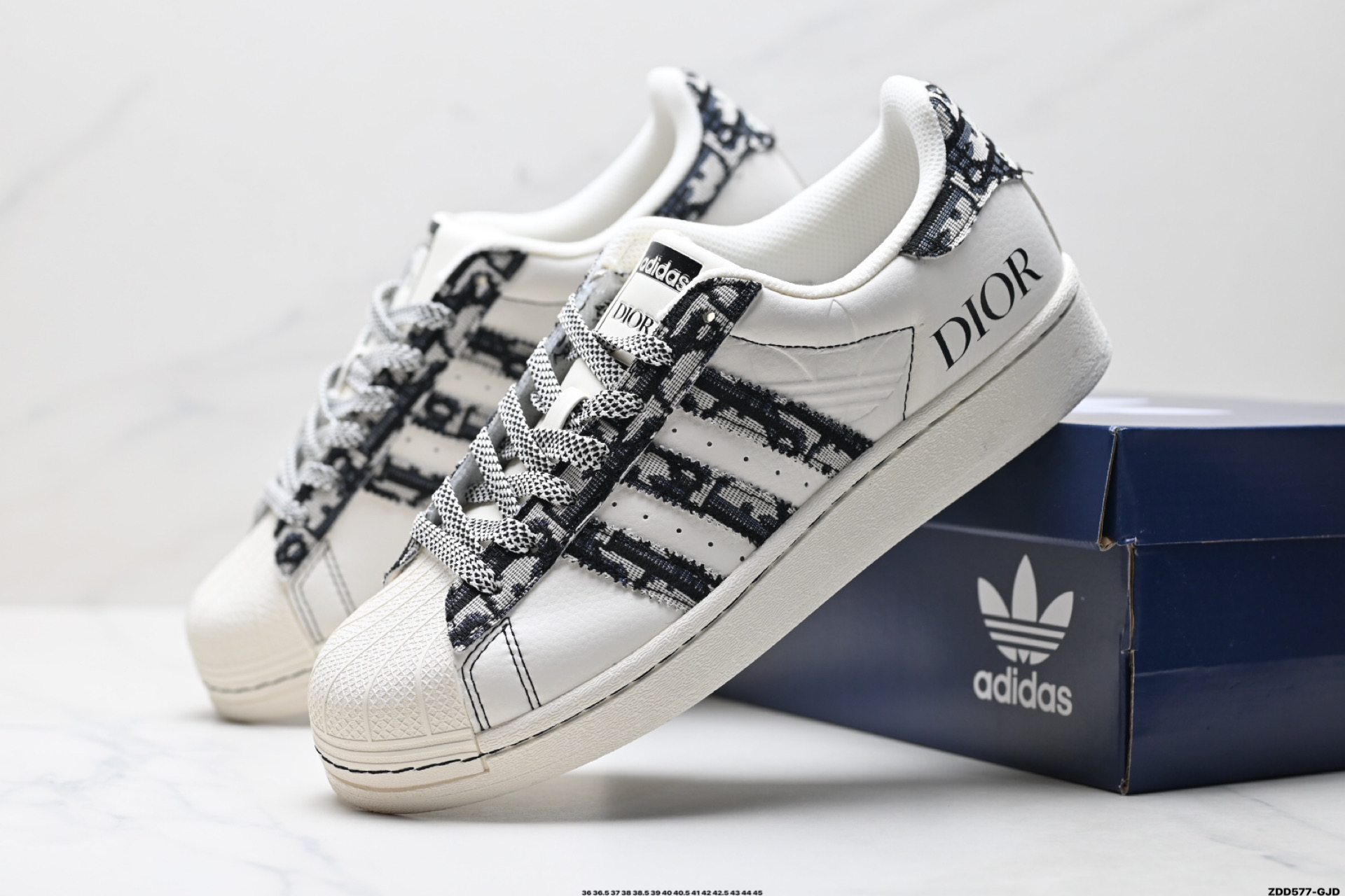 Adidas Originals Superstar 阿迪达斯 三叶草 贝壳头’DIY’系列低帮经典百搭休闲运动板鞋 AD0006 Adidas Originals Superstar 阿迪达斯 三叶草 贝壳头’DIY’系列低帮经典百搭休闲运动板鞋 AD0006