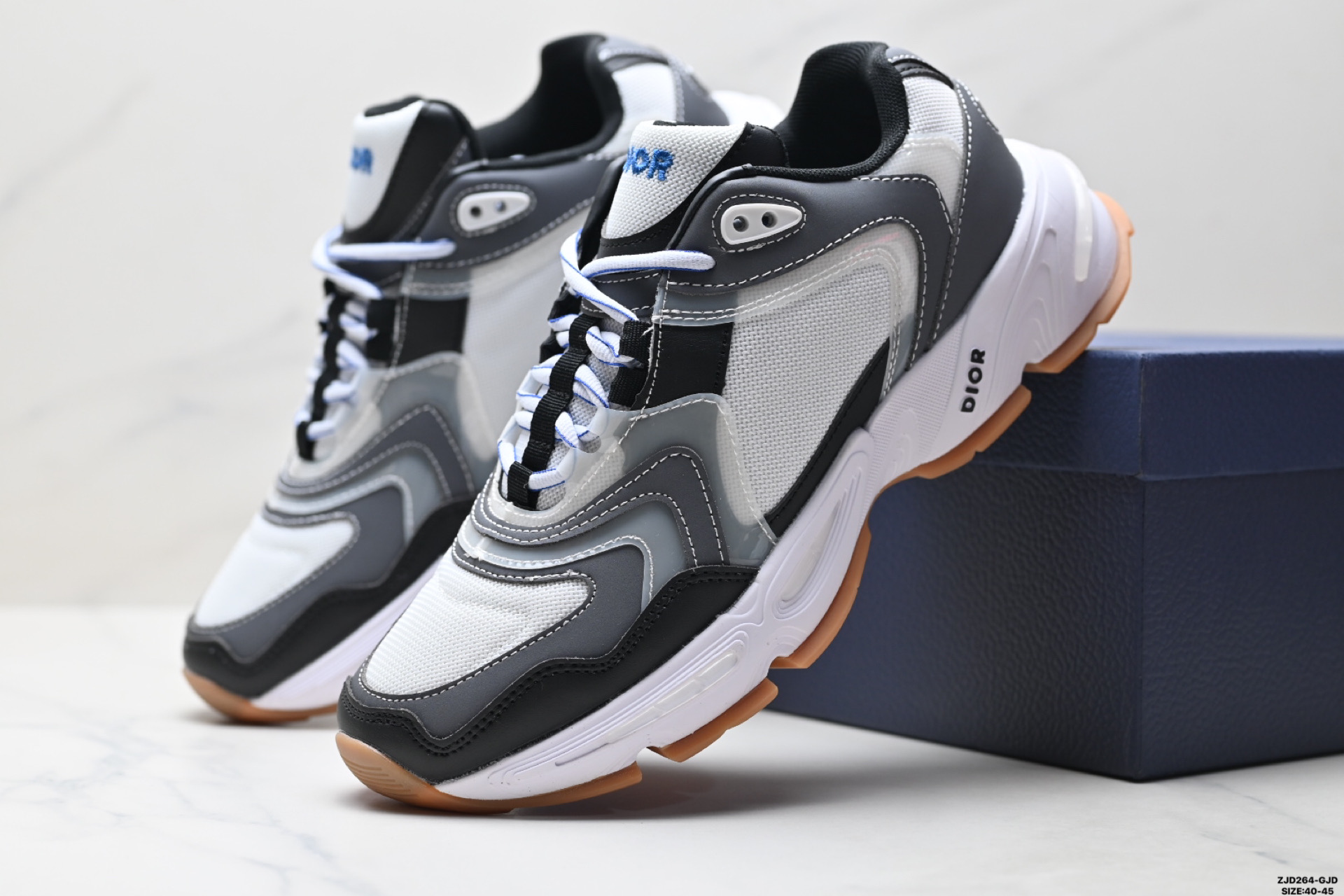 DIOR迪奥 CD1低帮 网面 运动休闲鞋 鞋舌饰以‘DIOR’标志 搭配轻盈的橡胶鞋底