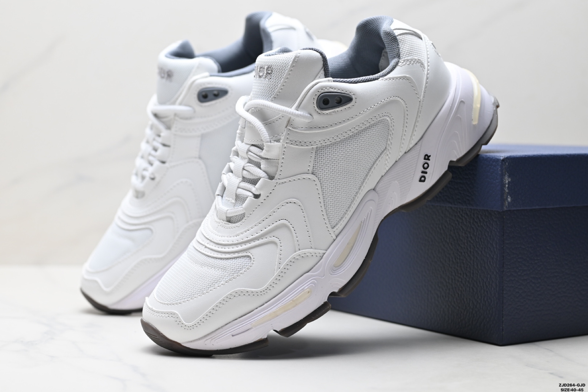 DIOR迪奥 CD1低帮 网面 运动休闲鞋 鞋舌饰以‘DIOR’标志 搭配轻盈的橡胶鞋底