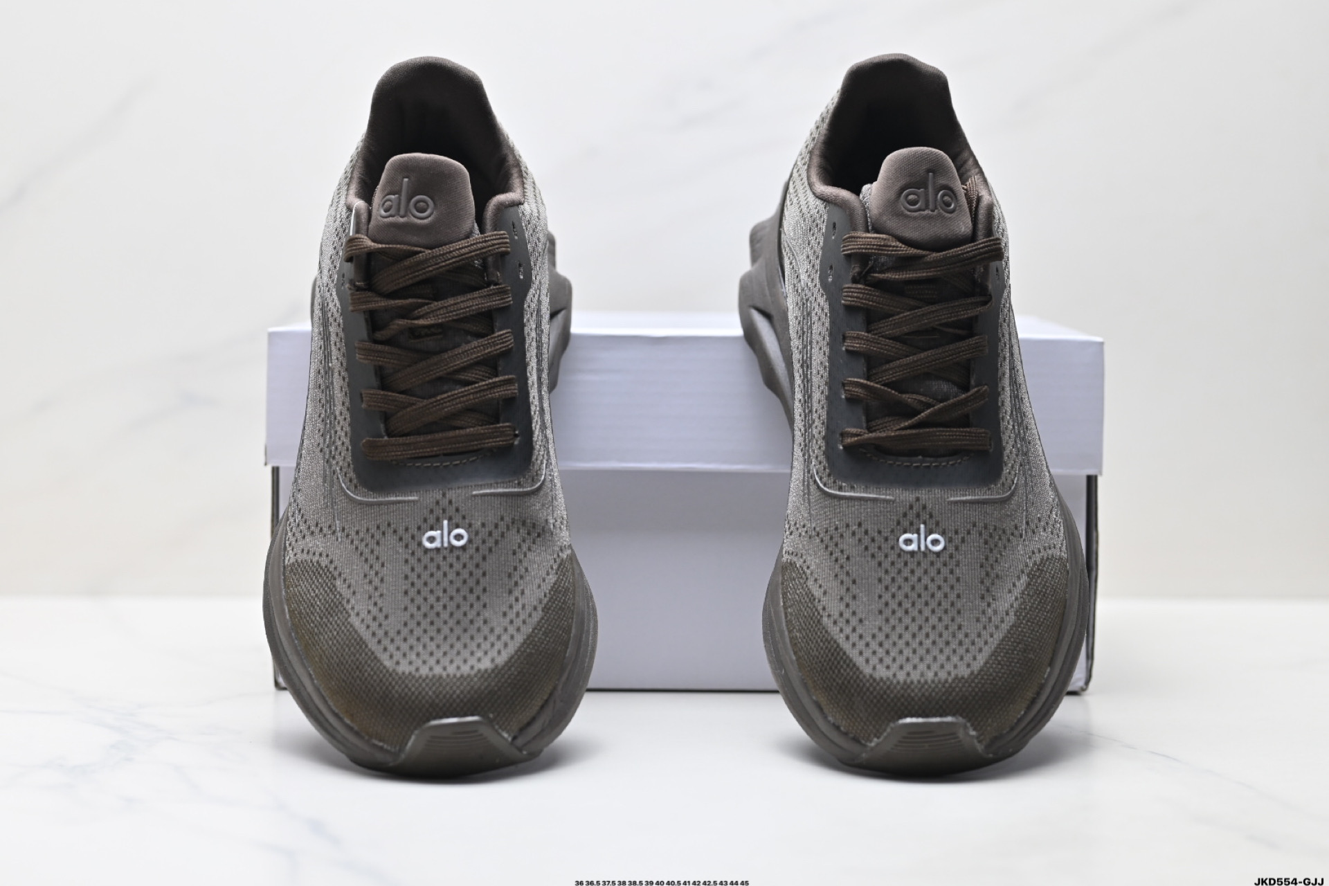 💰240
✅Ao yoga Ao Runner 舒适百搭防滑透气 低帮跑步鞋
尺码:36 36.5 37.5 38 38.5 39 40 40.5 41 42 42.5 43 44 45
