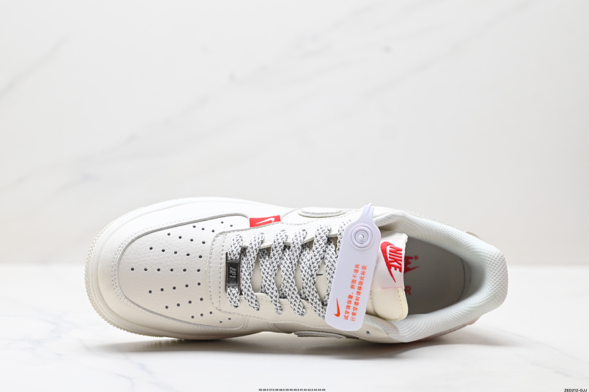 NIKE AIR FORCE 1‘07 LV8  CS5288-011