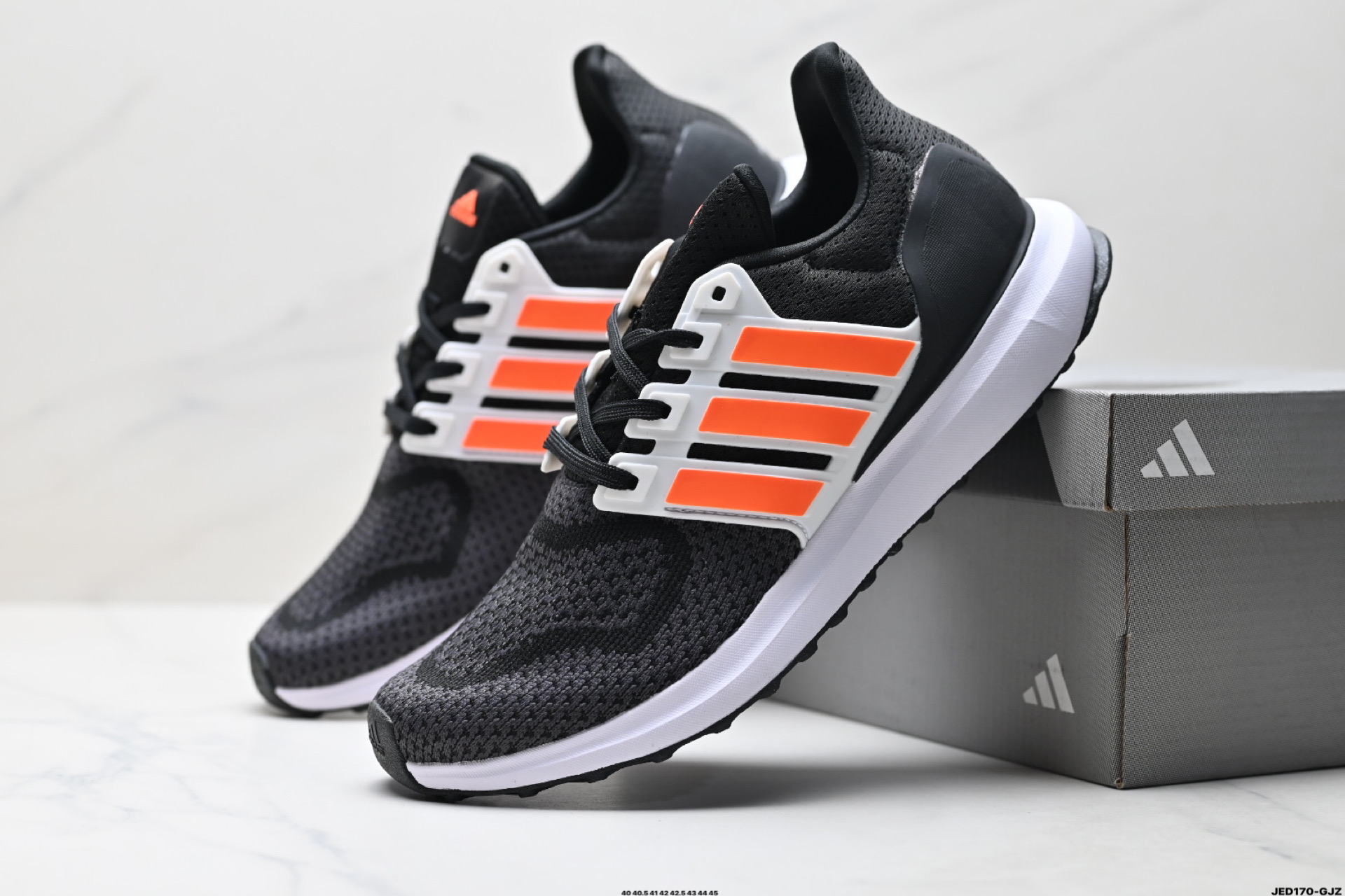 Adidas Ultrabounce 舒适潮流 织物耐磨轻便 阿迪达斯 低帮跑步鞋 HP5826