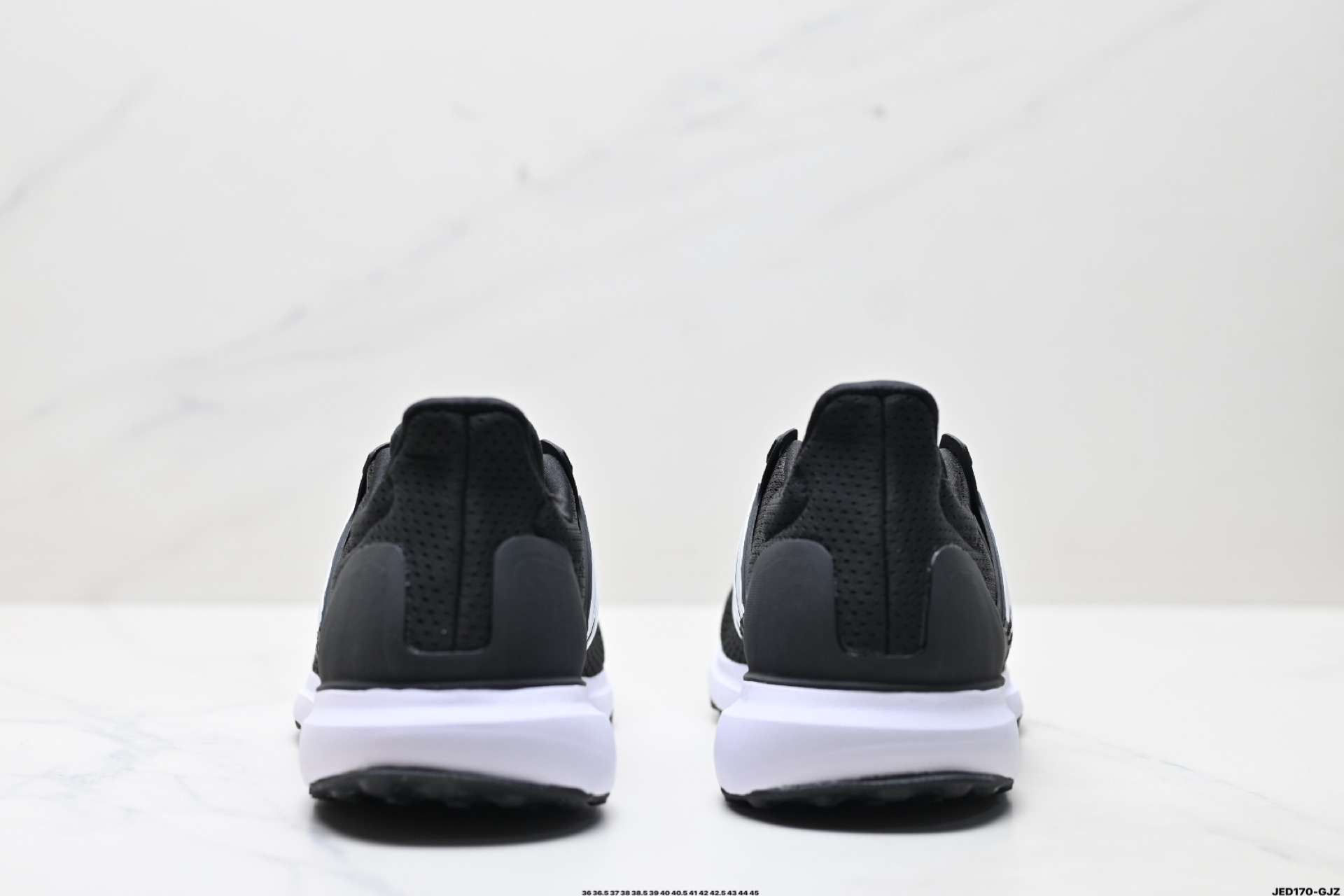 Adidas Ultrabounce 舒适潮流 织物耐磨轻便 阿迪达斯 低帮跑步鞋 IG6001