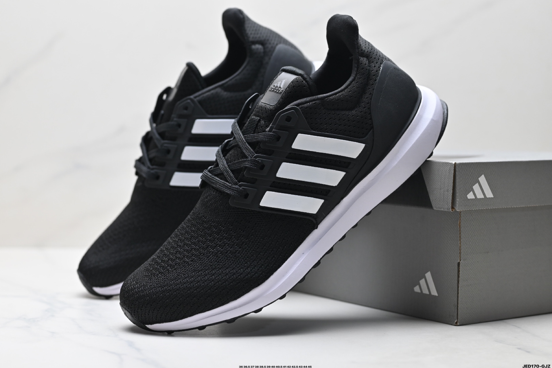 Adidas Ultrabounce 舒适潮流 织物耐磨轻便 阿迪达斯 低帮跑步鞋 IG6001