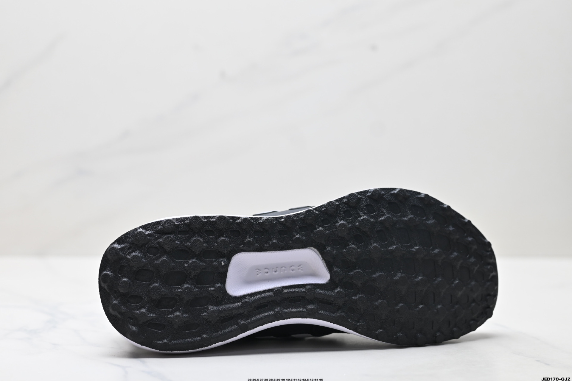 Adidas Ultrabounce 舒适潮流 织物耐磨轻便 阿迪达斯 低帮跑步鞋 IG6001