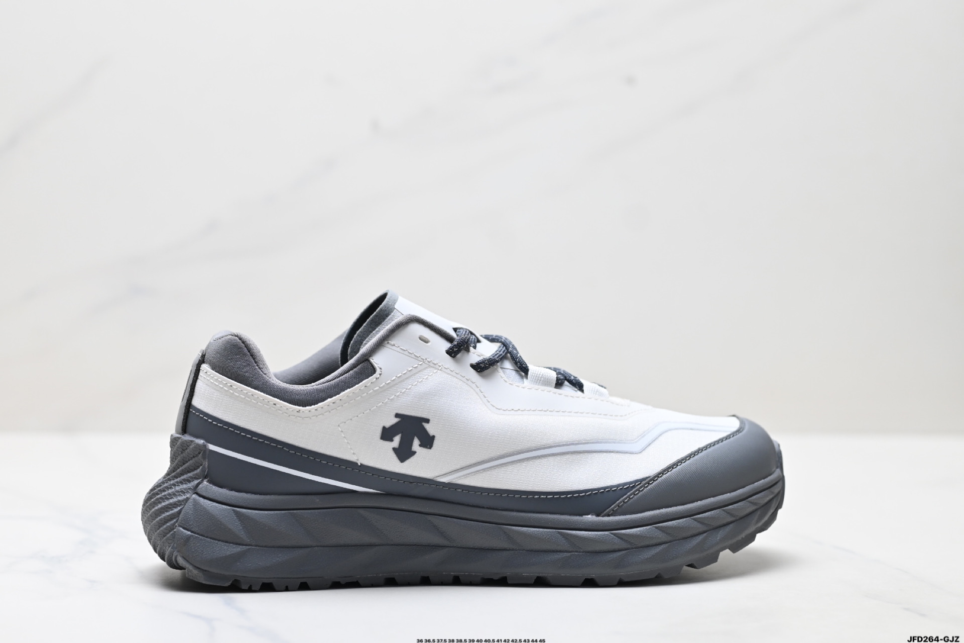 迪桑特DESCENTE Terrain D 舒适 防滑耐磨 低帮 生活休闲鞋 SQ123LCR34