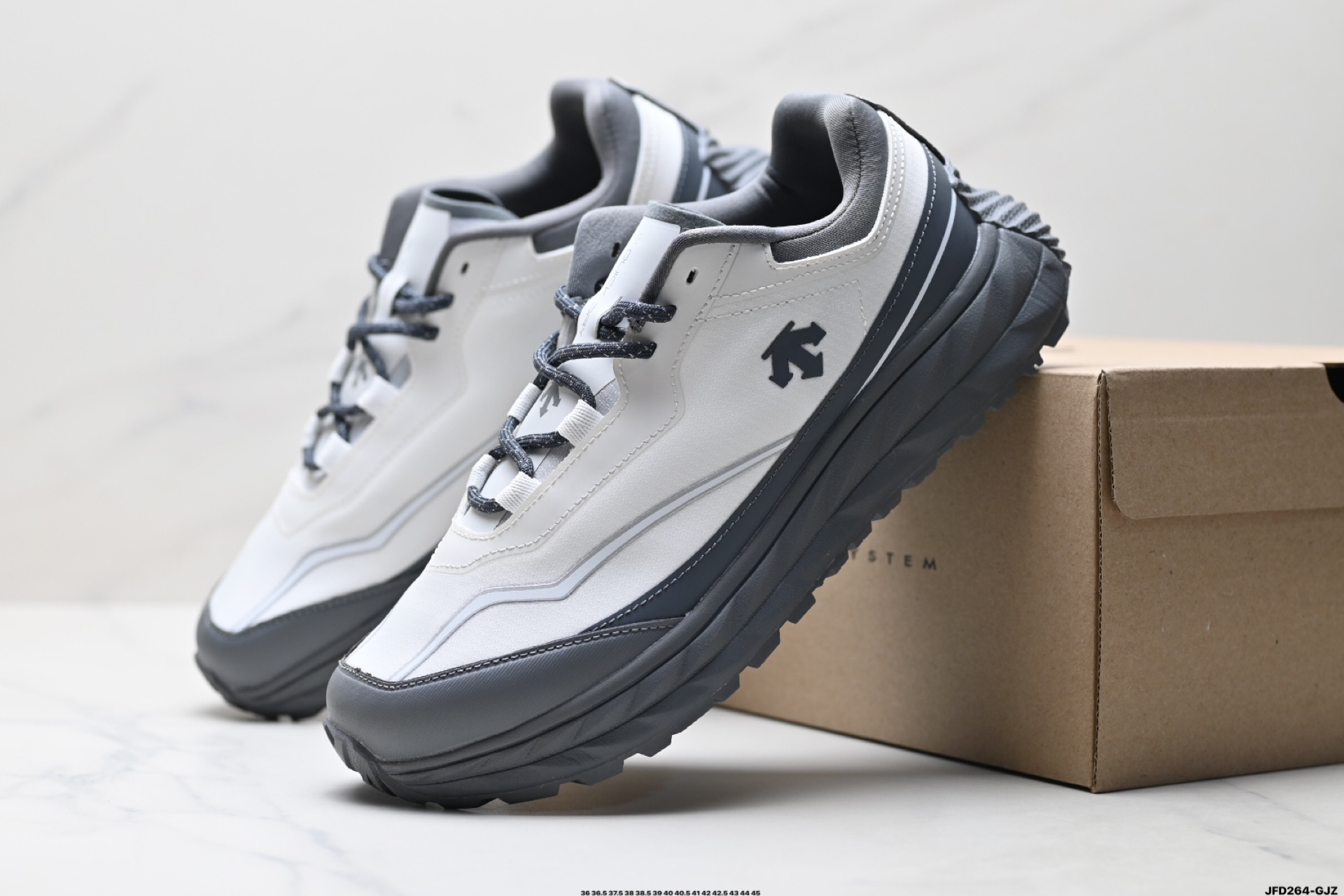 迪桑特DESCENTE Terrain D 舒适 防滑耐磨 低帮 生活休闲鞋 SQ123LCR34