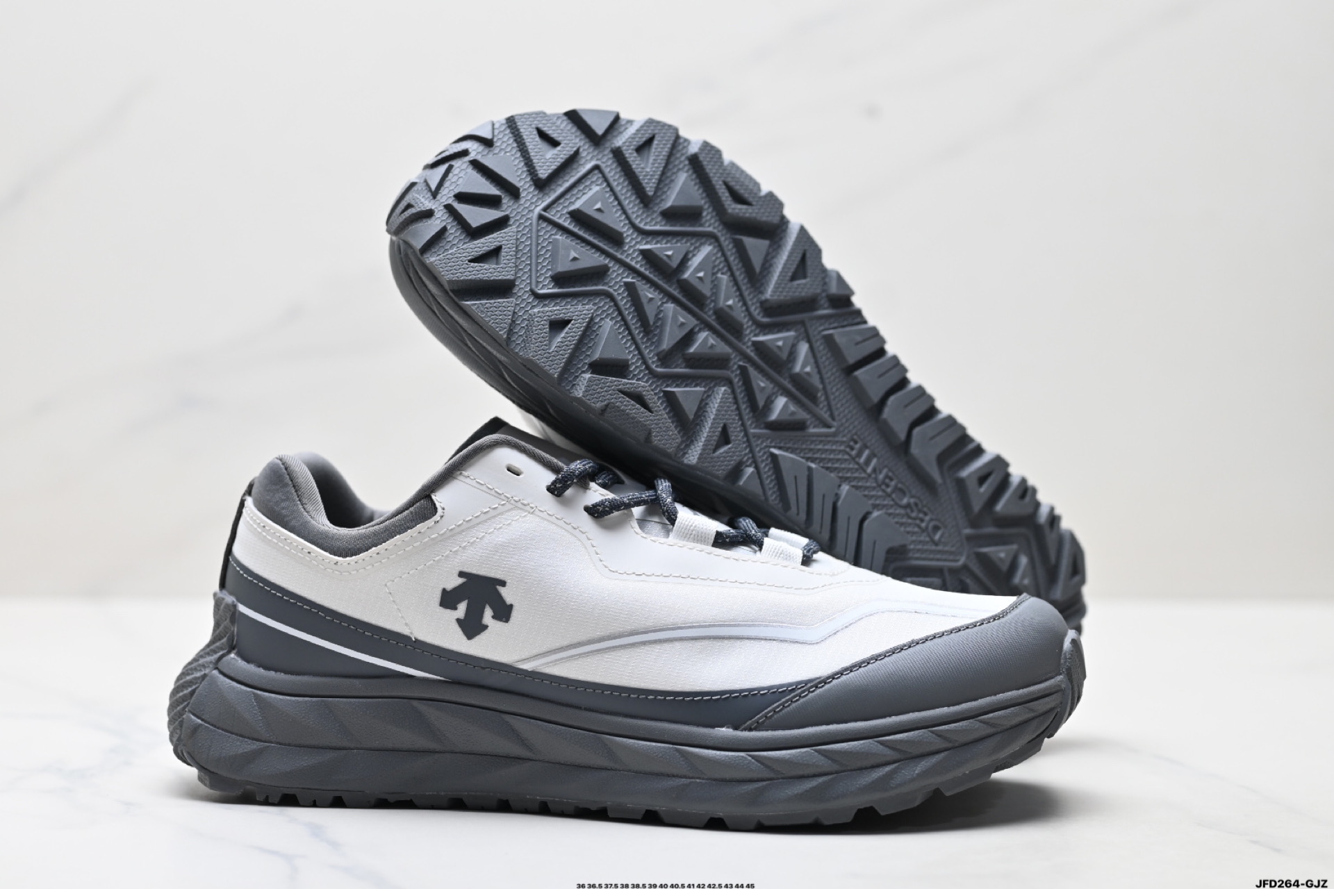 迪桑特DESCENTE Terrain D 舒适 防滑耐磨 低帮 生活休闲鞋 SQ123LCR34