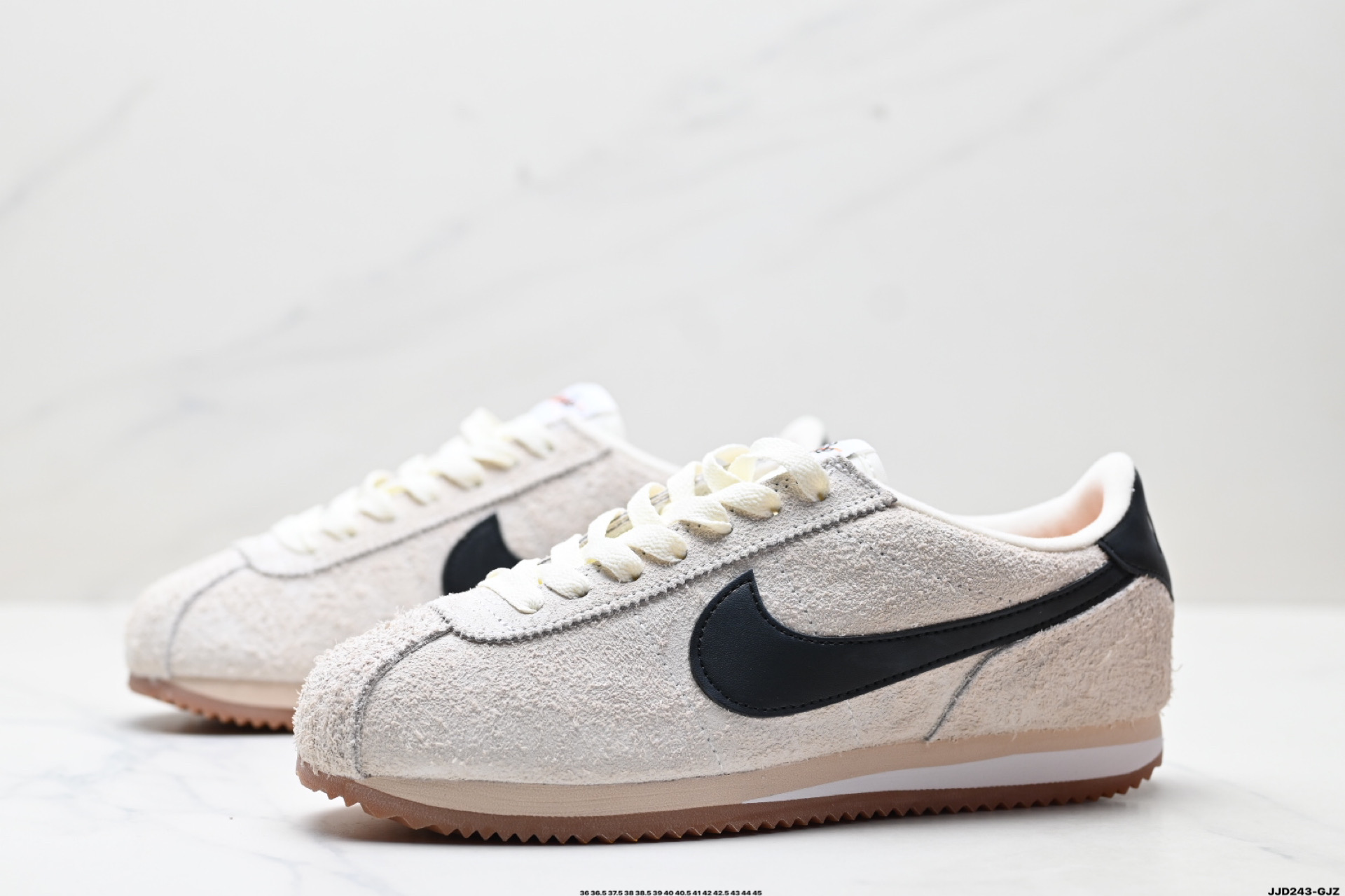 Nike Classic Cortez 耐克经典轻便舒适男子阿甘鞋休闲跑步鞋运动鞋 FJ2530-102 Nike Classic Cortez 耐克经典轻便舒适男子阿甘鞋休闲跑步鞋运动鞋 FJ2530-102