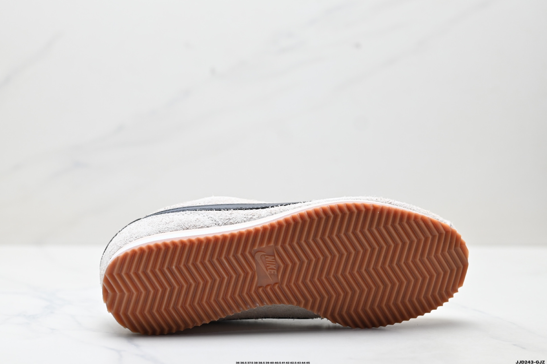 Nike Classic Cortez 耐克经典轻便舒适男子阿甘鞋休闲跑步鞋运动鞋 FJ2530-102 Nike Classic Cortez 耐克经典轻便舒适男子阿甘鞋休闲跑步鞋运动鞋 FJ2530-102