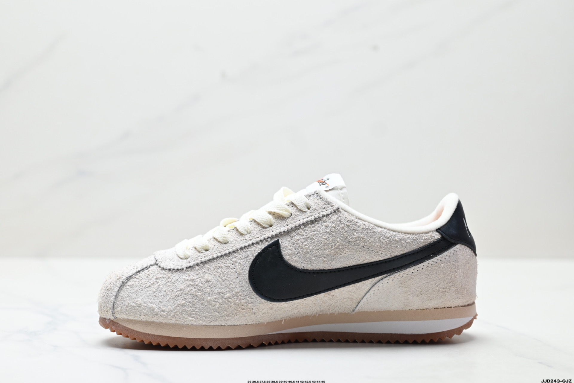 Nike Classic Cortez 耐克经典轻便舒适男子阿甘鞋休闲跑步鞋运动鞋 FJ2530-102 Nike Classic Cortez 耐克经典轻便舒适男子阿甘鞋休闲跑步鞋运动鞋 FJ2530-102