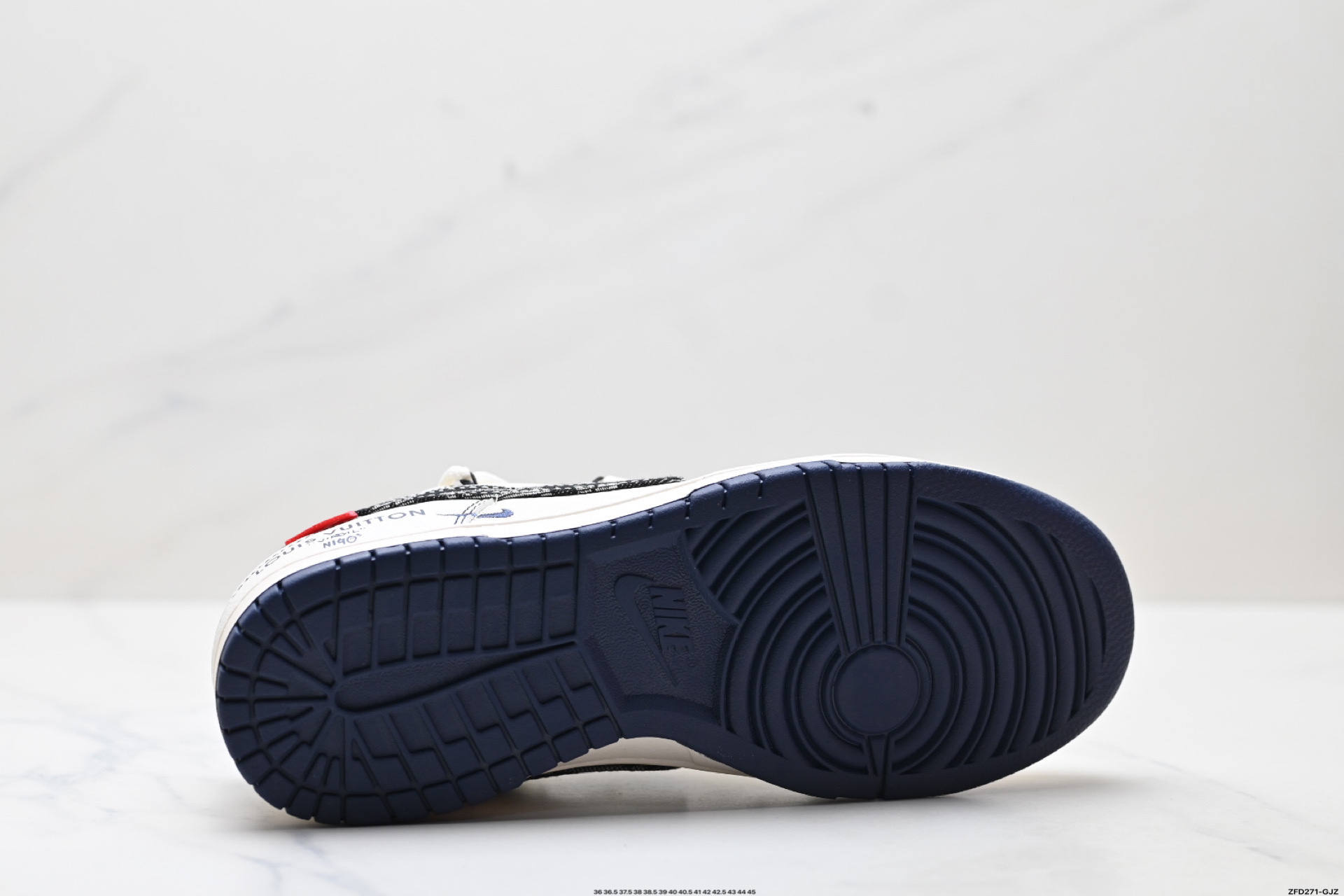 Nike Dunk Low Retro ‘DIY高端定制’耐克 低帮休闲运动板鞋 FC1688-220 Nike Dunk Low Retro ‘DIY高端定制’耐克 低帮休闲运动板鞋 FC1688-220