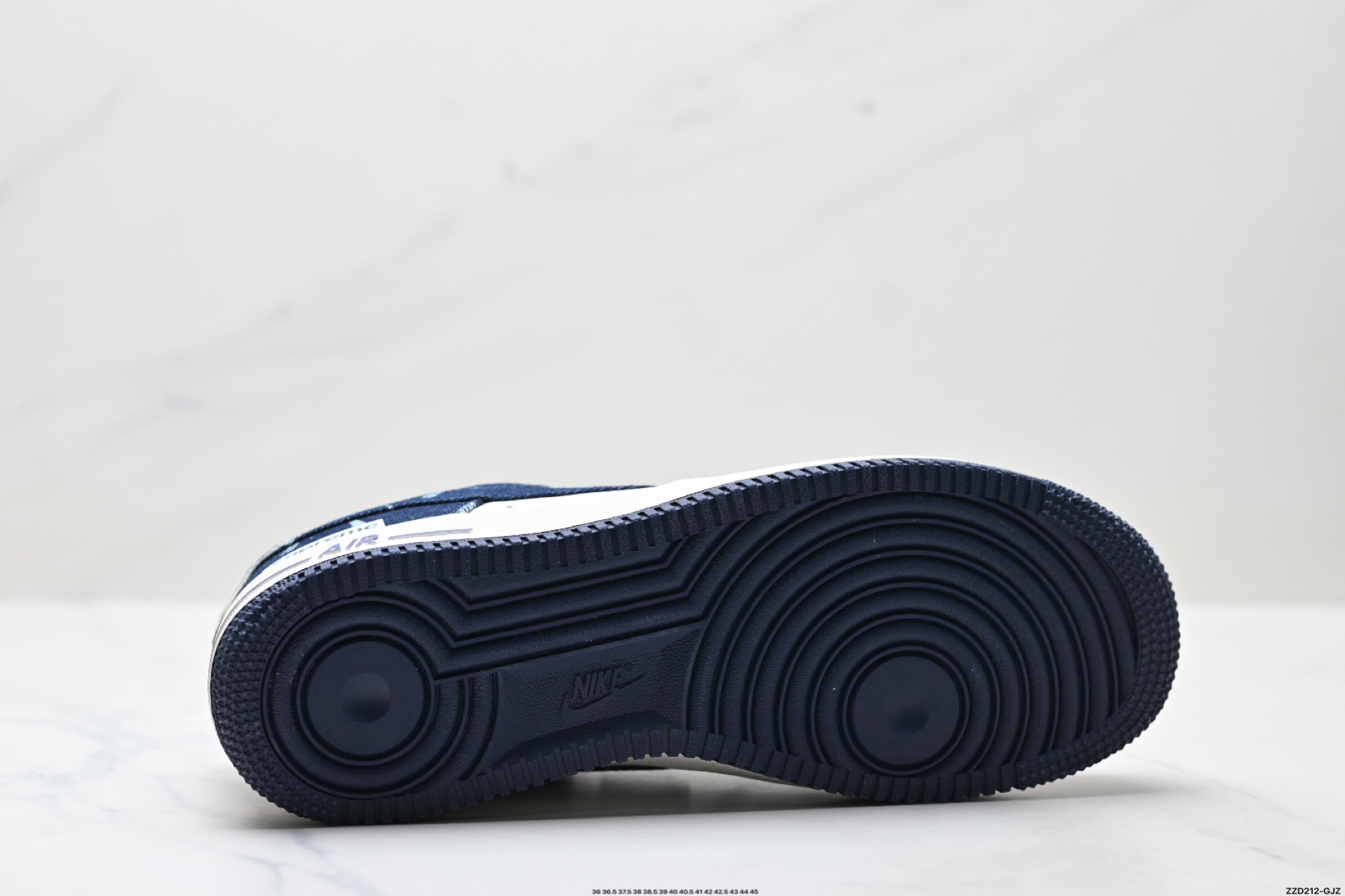 NIKE AIR FORCE 1‘07 LV8 LW9279-005 NIKE AIR FORCE 1‘07 LV8 LW9279-005