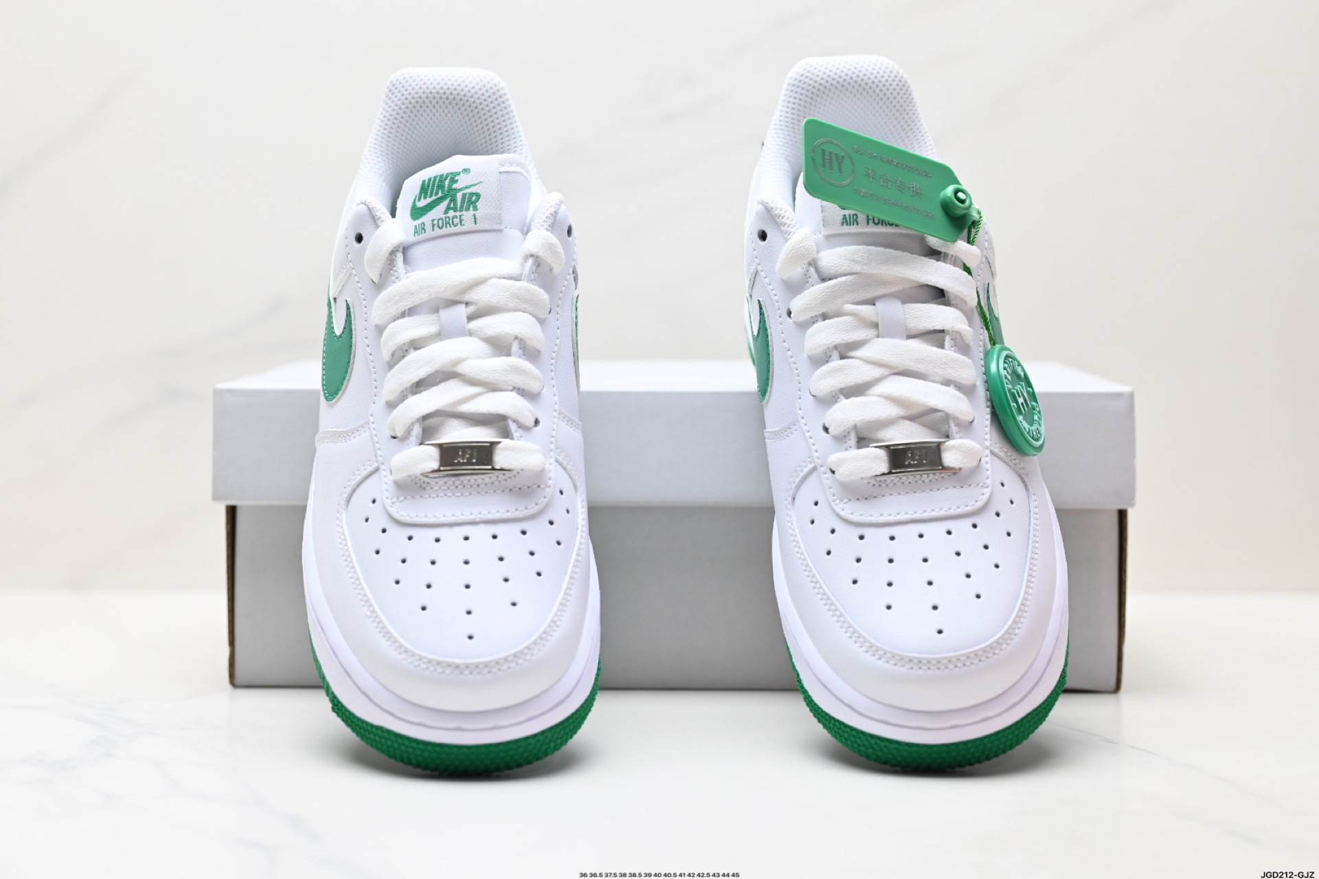 NIKE AIR FORCE 1‘07 LV8  FJ4146-102