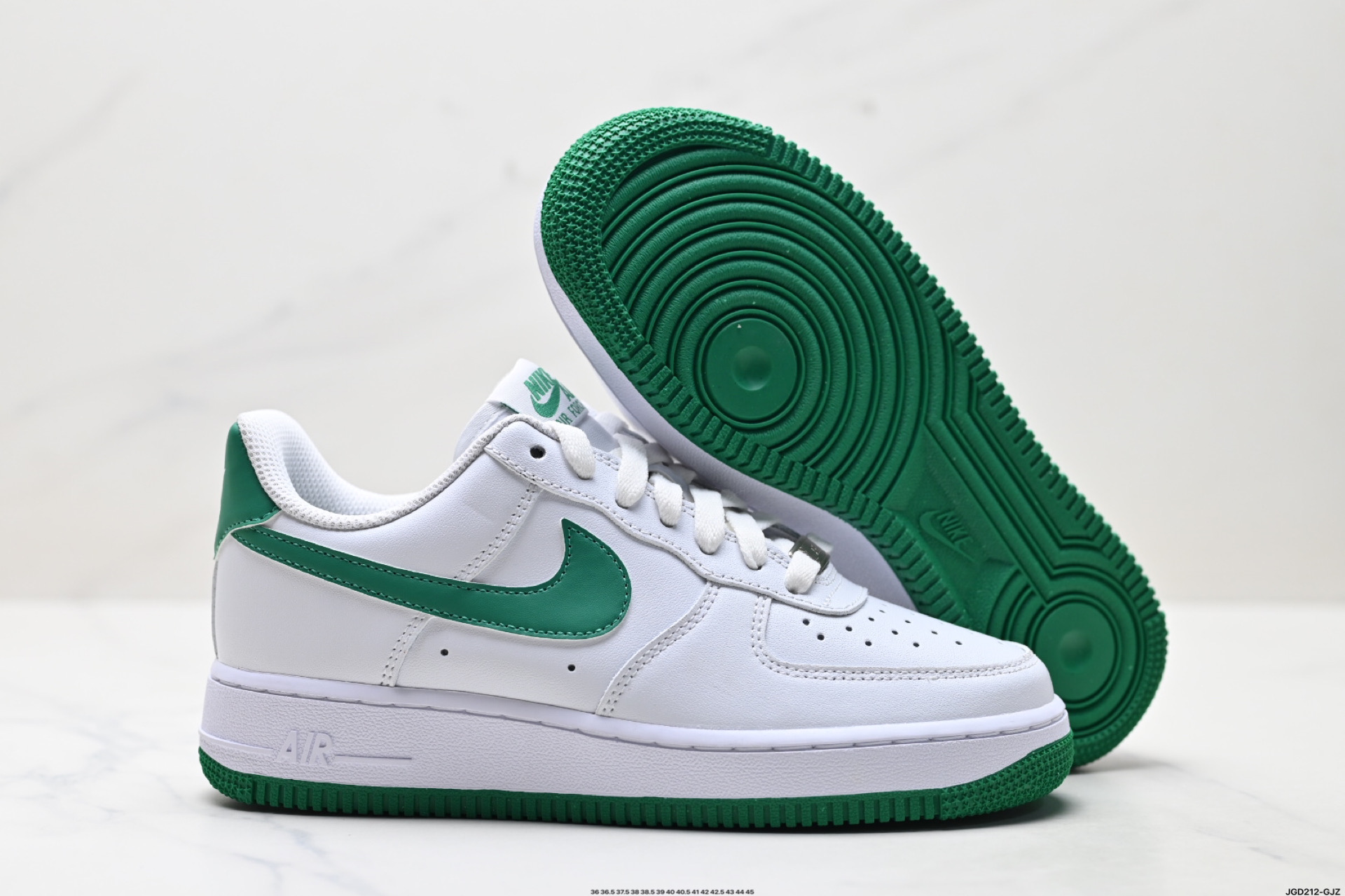 NIKE AIR FORCE 1‘07 LV8  FJ4146-102