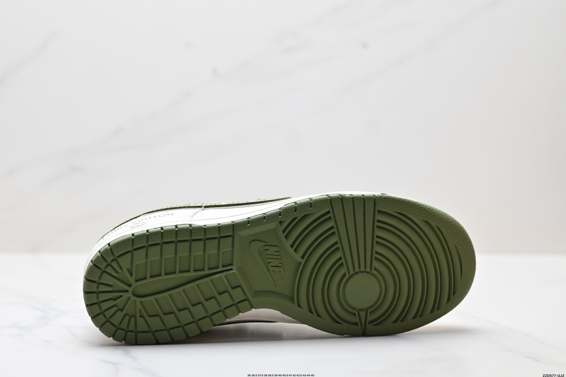 Nike Dunk Low Retro ‘DIY高端定制’耐克 低帮休闲运动板鞋 JY6988-108 Nike Dunk Low Retro ‘DIY高端定制’耐克 低帮休闲运动板鞋 JY6988-108