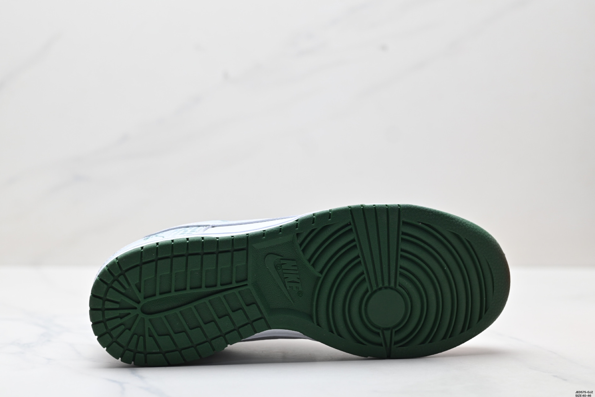 Nike SB Dunk Low Retro Zapatillas de Skate en Blanco y Verde 10 i1749661331547 3125 0 8