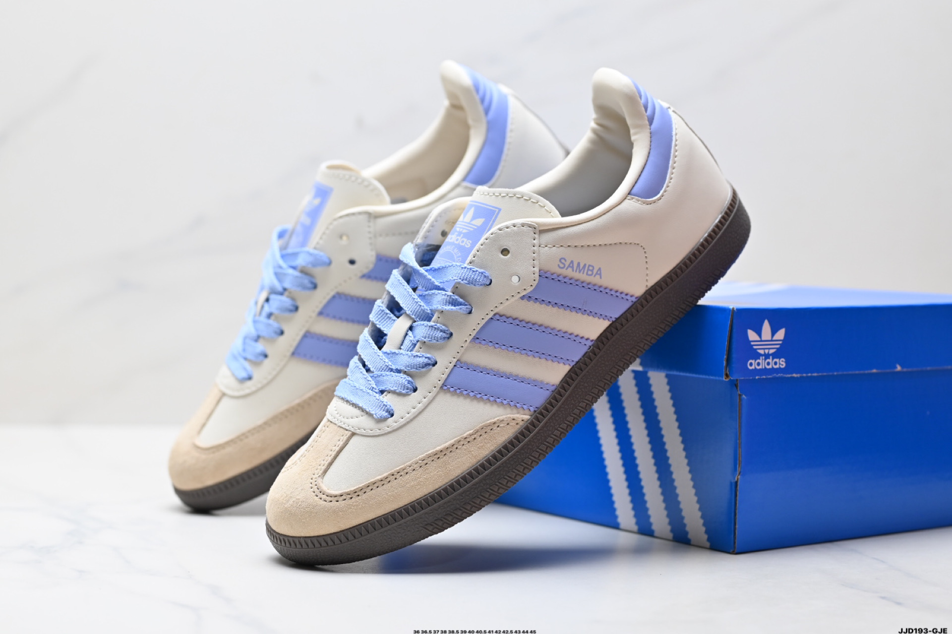 💰160
公司级✅Adidas Originals Samba 桑巴舞系列阿迪达斯 三叶草 绅士德训足球风百搭低帮休闲运动板鞋
货号:JI2678
尺码:36 36.5 37 38 38.5 39 40 40.5 41 42 42.5 43 44 45
ID:JJD193-GJE