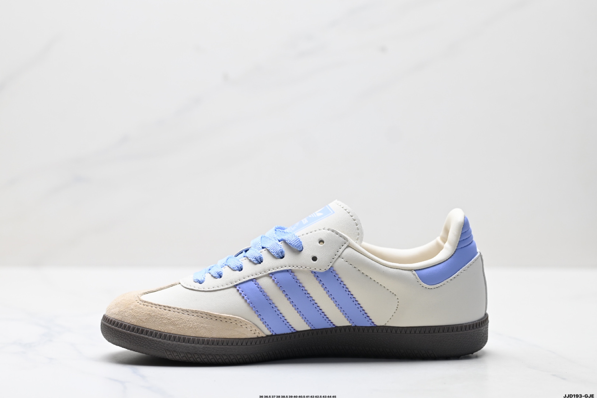 💰160
公司级✅Adidas Originals Samba 桑巴舞系列阿迪达斯 三叶草 绅士德训足球风百搭低帮休闲运动板鞋
货号:JI2678
尺码:36 36.5 37 38 38.5 39 40 40.5 41 42 42.5 43 44 45
ID:JJD193-GJE