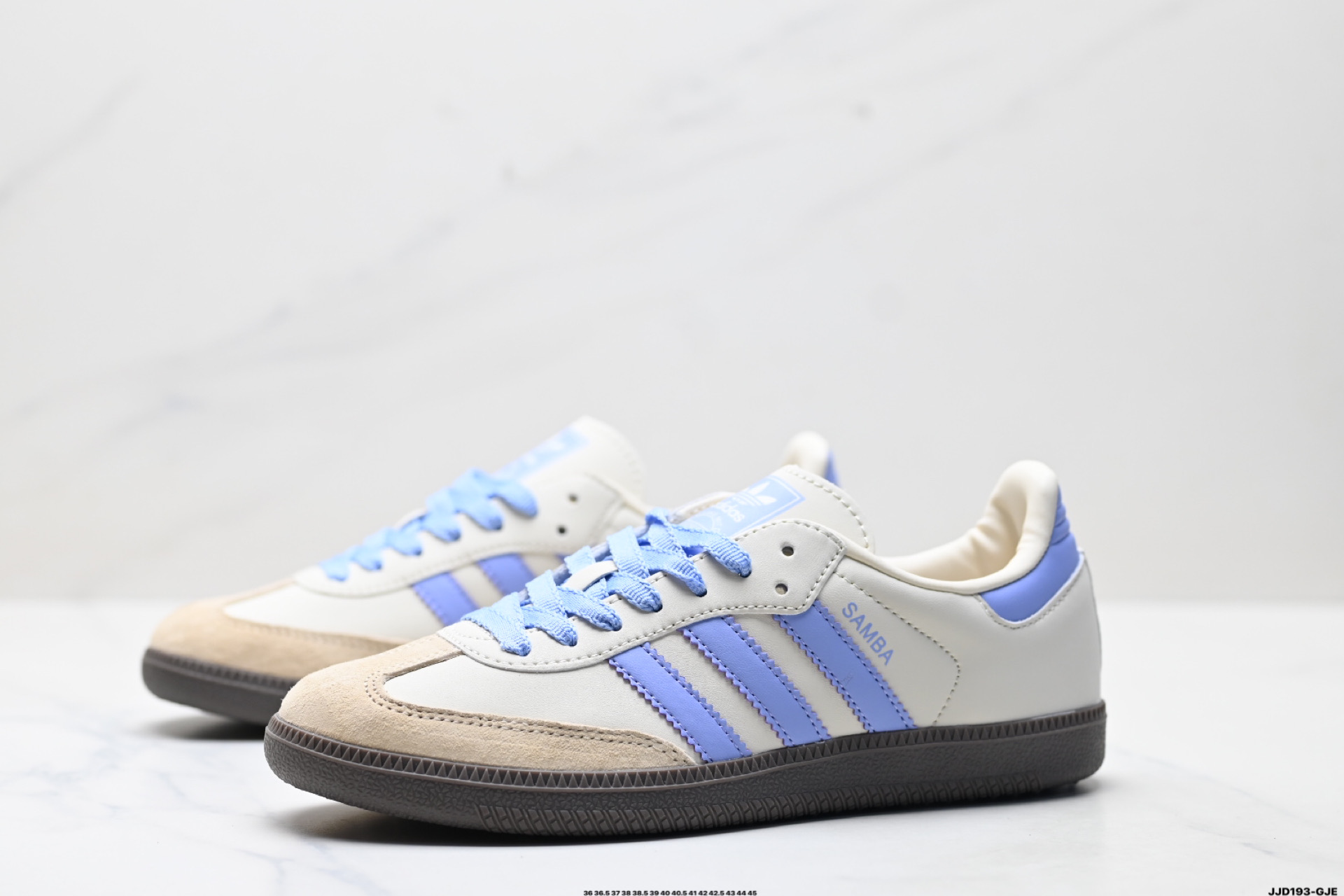 💰160
公司级✅Adidas Originals Samba 桑巴舞系列阿迪达斯 三叶草 绅士德训足球风百搭低帮休闲运动板鞋
货号:JI2678
尺码:36 36.5 37 38 38.5 39 40 40.5 41 42 42.5 43 44 45
ID:JJD193-GJE