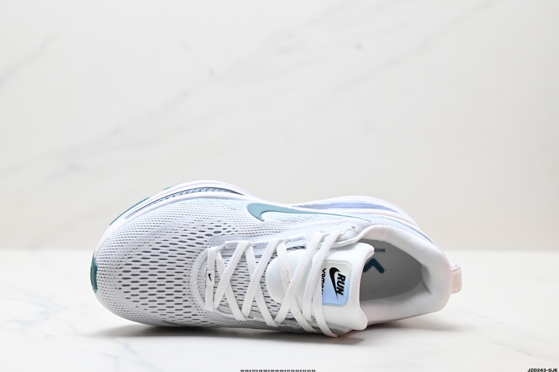 💰170
公司级✅Nike VOMERO 18 耐克 舒适减震防滑 低帮跑步鞋
全掌ReactX泡绵中底 前掌和后跟还配备了Air Zoom气垫单元 据说跑起来更快更舒适哦 这次最大的升级点 首次引入了ReactX泡绵
货号:HM6804-103
尺码:36 36.5 37.5 38 38.5 39 40 40.5 41 42 42.5 43 44 45
ID:JZD243-GJE