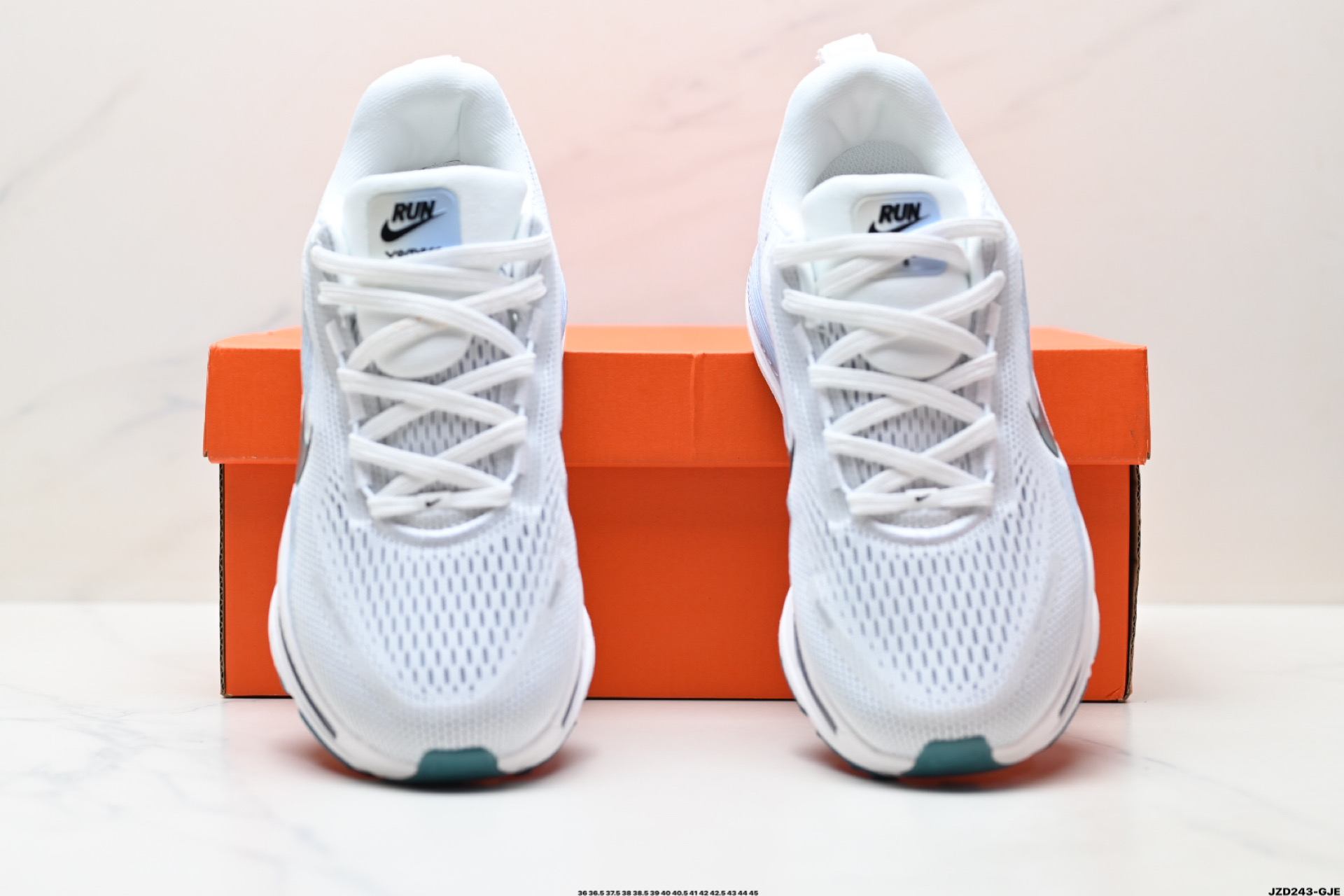 💰170
公司级✅Nike VOMERO 18 耐克 舒适减震防滑 低帮跑步鞋
全掌ReactX泡绵中底 前掌和后跟还配备了Air Zoom气垫单元 据说跑起来更快更舒适哦 这次最大的升级点 首次引入了ReactX泡绵
货号:HM6804-103
尺码:36 36.5 37.5 38 38.5 39 40 40.5 41 42 42.5 43 44 45
ID:JZD243-GJE