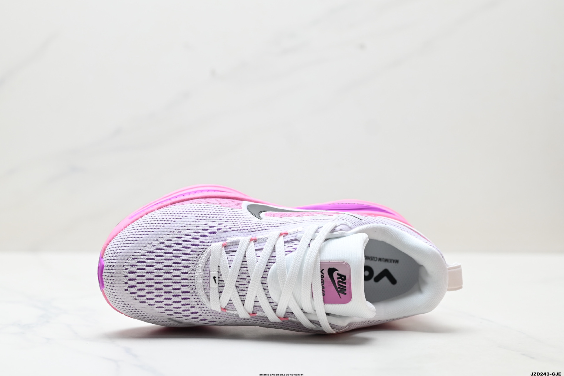 💰170
公司级✅Nike VOMERO 18 耐克 舒适减震防滑 低帮跑步鞋
全掌ReactX泡绵中底 前掌和后跟还配备了Air Zoom气垫单元 据说跑起来更快更舒适哦 这次最大的升级点 首次引入了ReactX泡绵
货号:HM6804-105
尺码:36 36.5 37.5 38 38.5 39 40 40.5 41
ID:JZD243-GJE