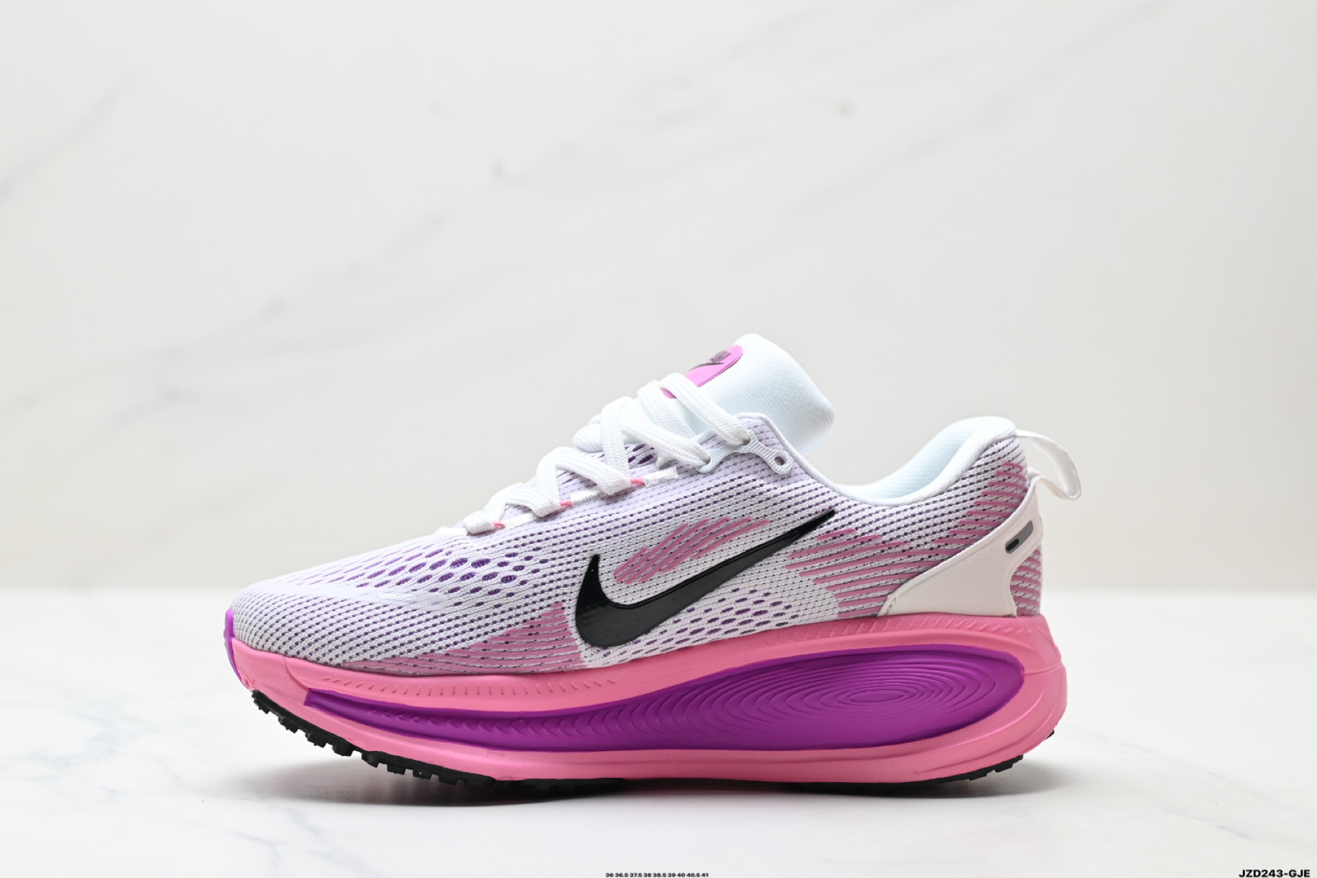 💰170
公司级✅Nike VOMERO 18 耐克 舒适减震防滑 低帮跑步鞋
全掌ReactX泡绵中底 前掌和后跟还配备了Air Zoom气垫单元 据说跑起来更快更舒适哦 这次最大的升级点 首次引入了ReactX泡绵
货号:HM6804-105
尺码:36 36.5 37.5 38 38.5 39 40 40.5 41
ID:JZD243-GJE