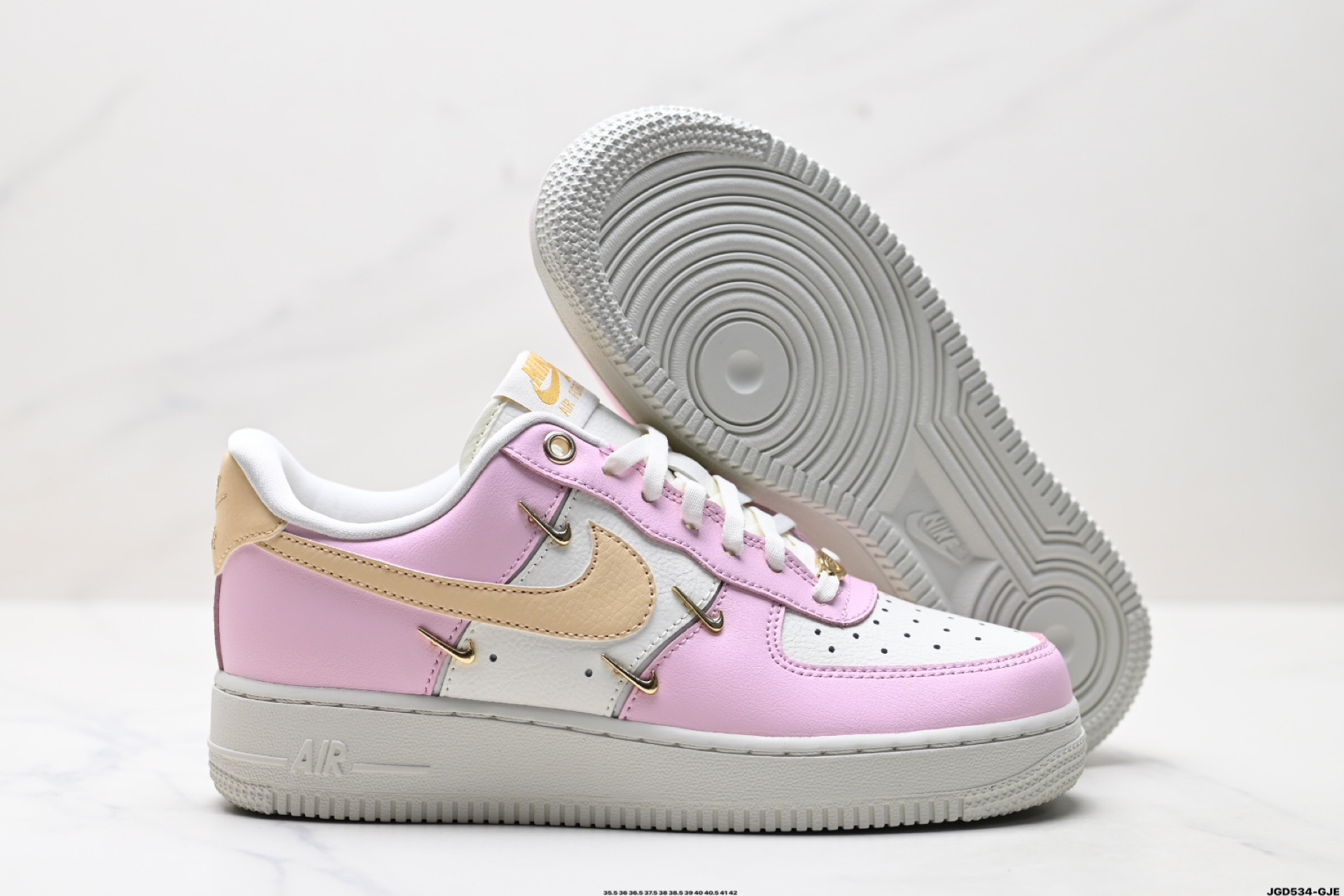 NIKE AIR FORCE 1‘07  IB2574-600