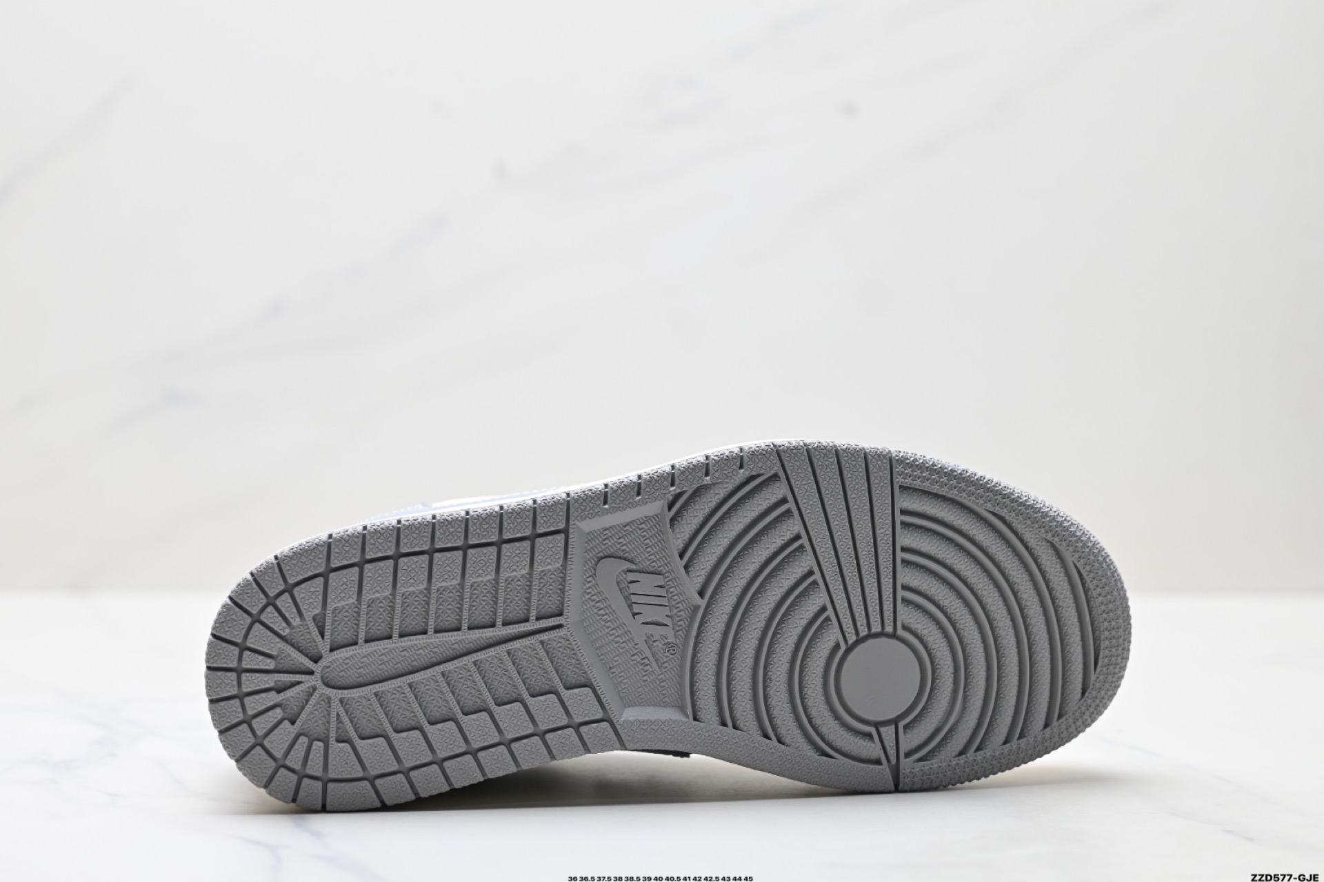 Nike Air Jordan 1 x Travis Scott AJ1倒勾 乔一倒钩 ‘DIY’定制 耐克 低帮文化篮球鞋 XB1979-002 Nike Air Jordan 1 x Travis Scott AJ1倒勾 乔一倒钩 ‘DIY’定制 耐克 低帮文化篮球鞋 XB1979-002