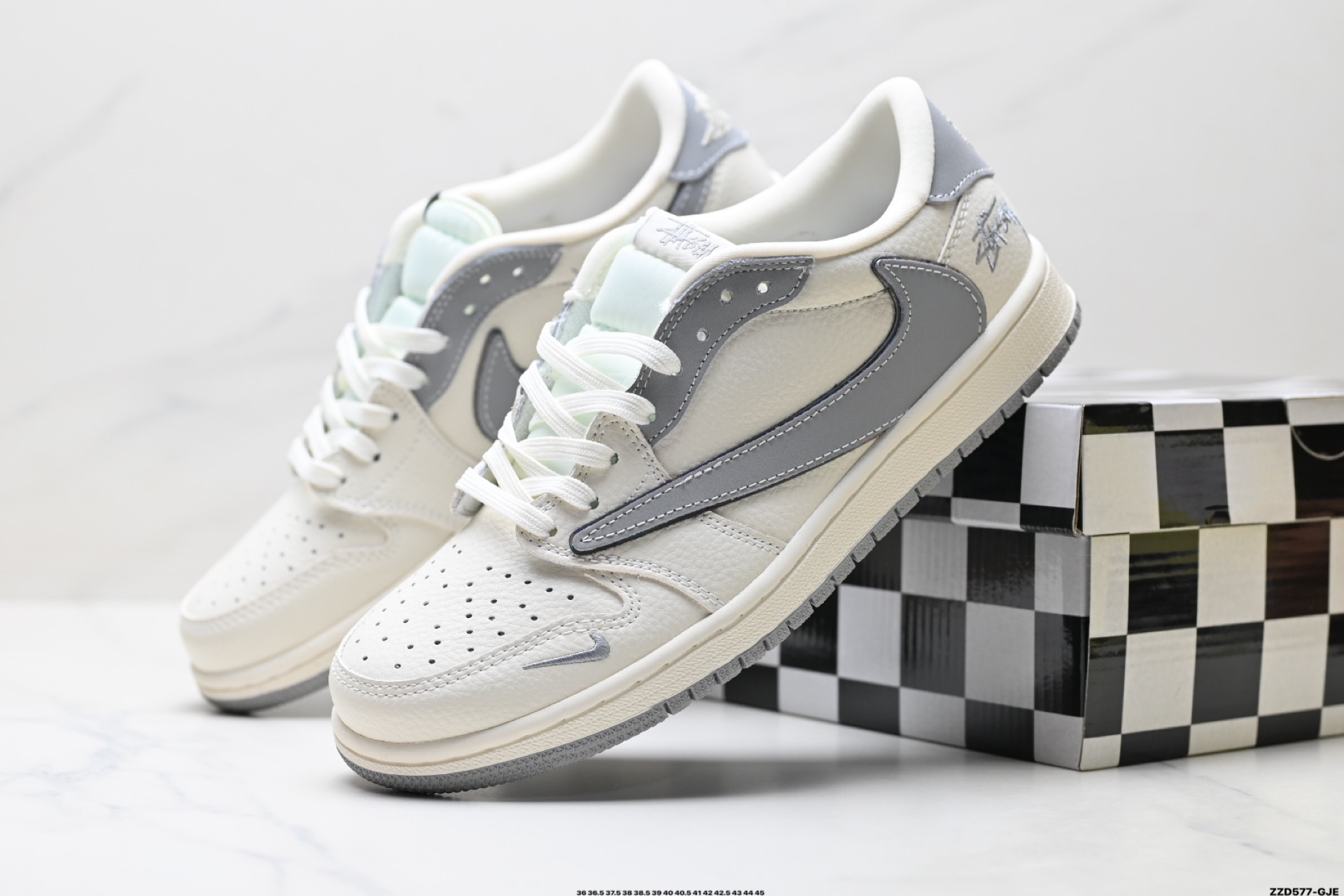 Nike Air Jordan 1 x Travis Scott AJ1倒勾 乔一倒钩 ‘DIY’定制 耐克 低帮文化篮球鞋 XB1979-002 Nike Air Jordan 1 x Travis Scott AJ1倒勾 乔一倒钩 ‘DIY’定制 耐克 低帮文化篮球鞋 XB1979-002