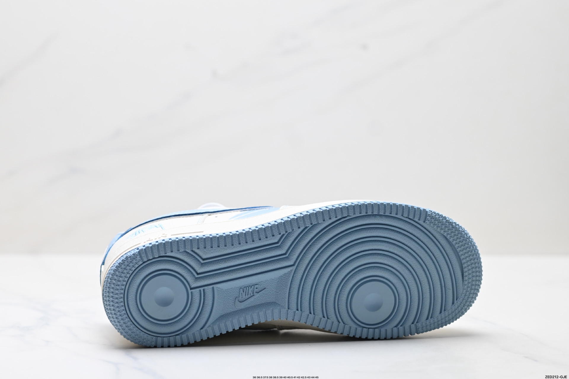 NIKE AIR FORCE 1‘07  KK1988-090