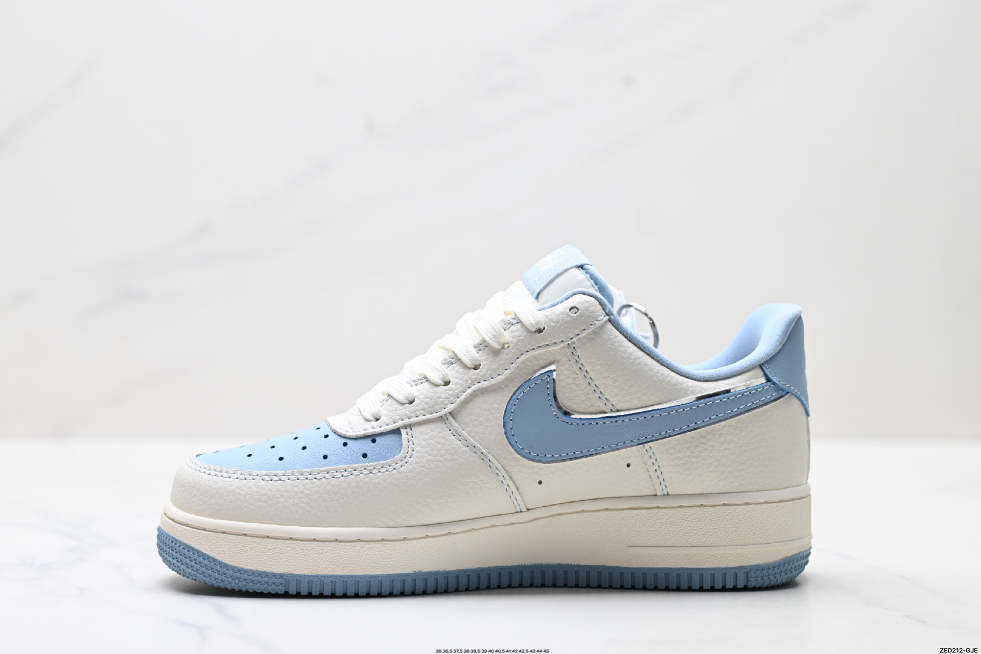 NIKE AIR FORCE 1‘07  KK1988-090
