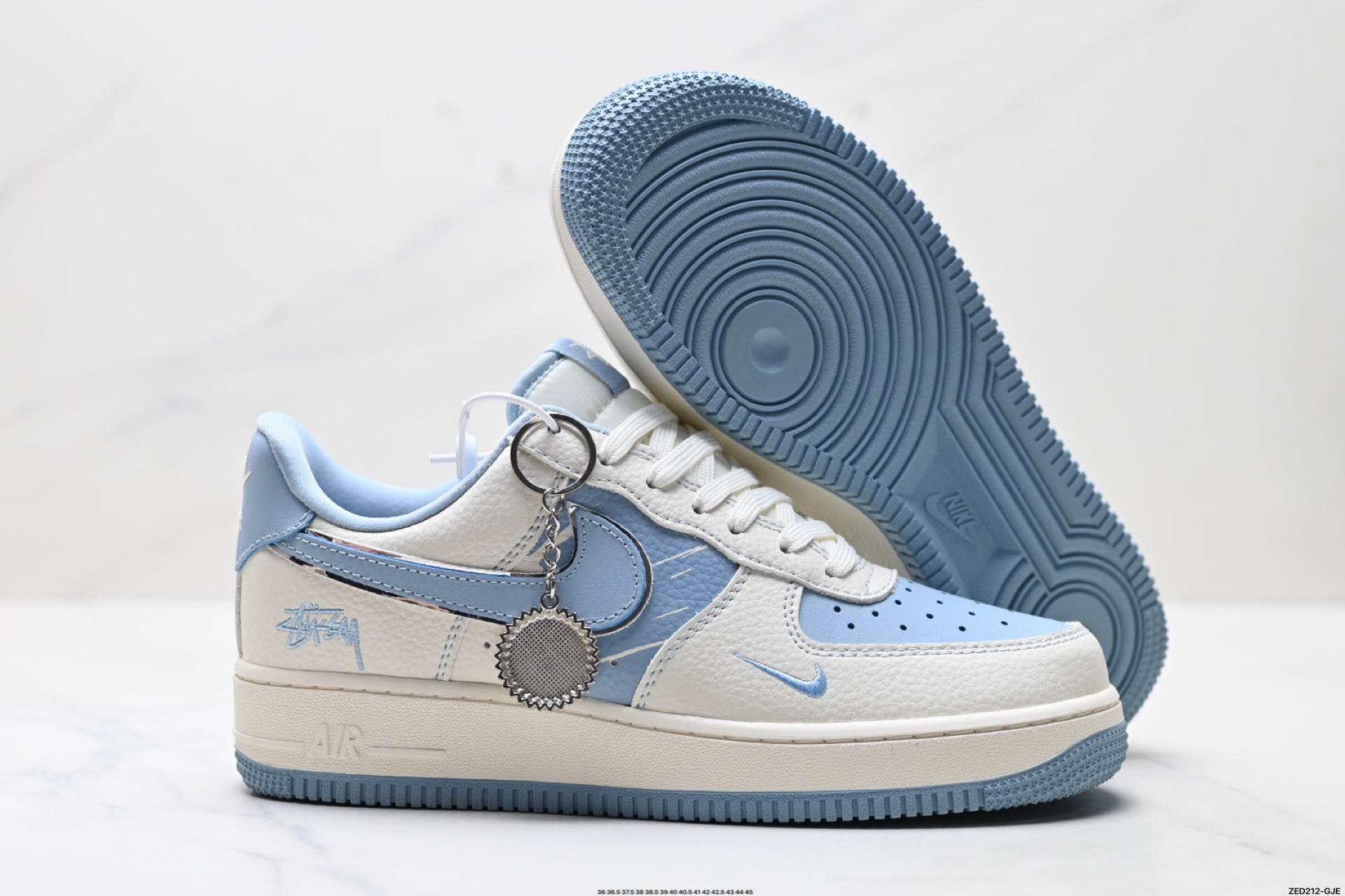 NIKE AIR FORCE 1‘07  KK1988-090