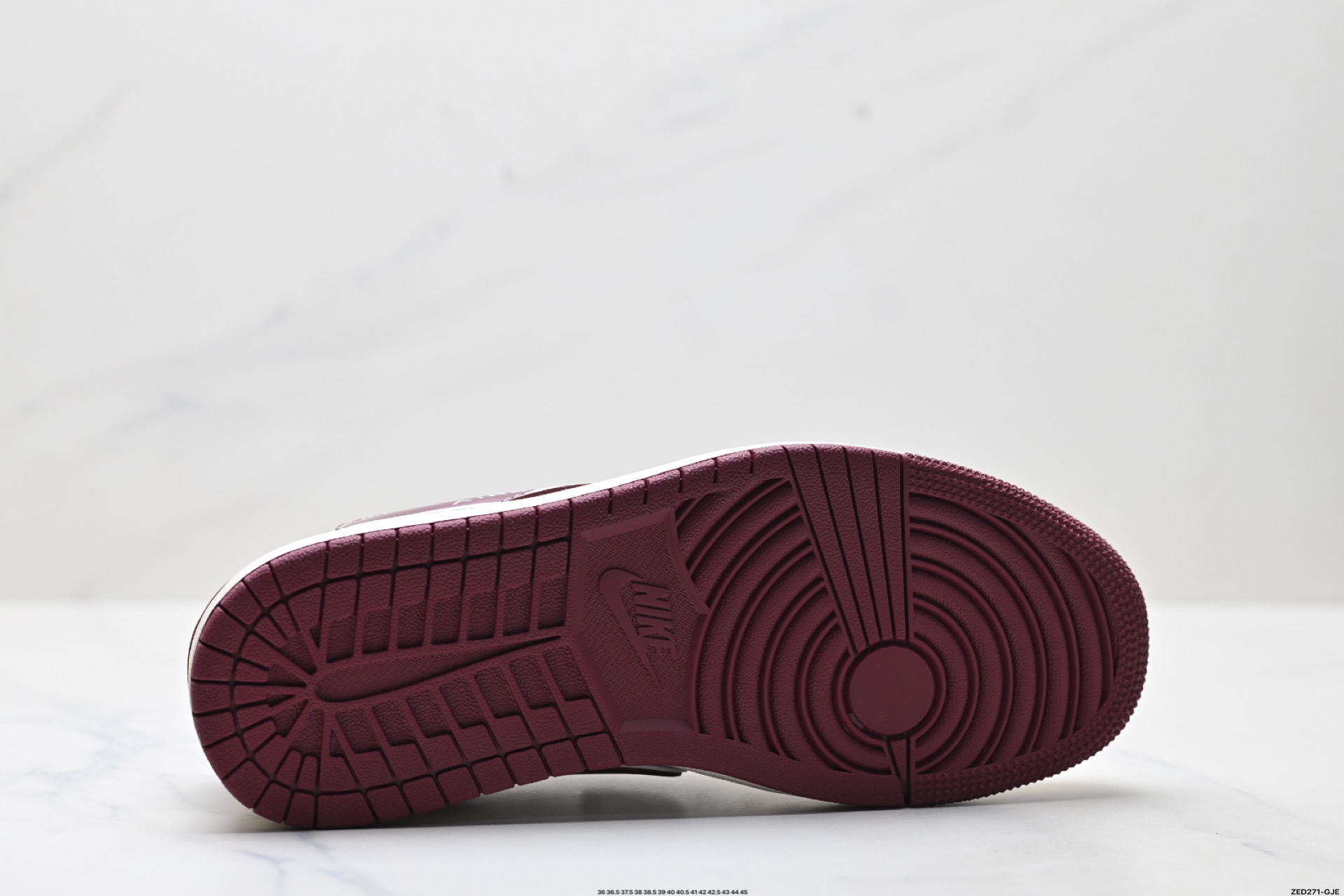 Nike Air Jordan 1 x Travis Scott AJ1倒勾 乔一倒钩 ‘DIY’定制 耐克 低帮文化篮球鞋 FC1688-239 Nike Air Jordan 1 x Travis Scott AJ1倒勾 乔一倒钩 ‘DIY’定制 耐克 低帮文化篮球鞋 FC1688-239