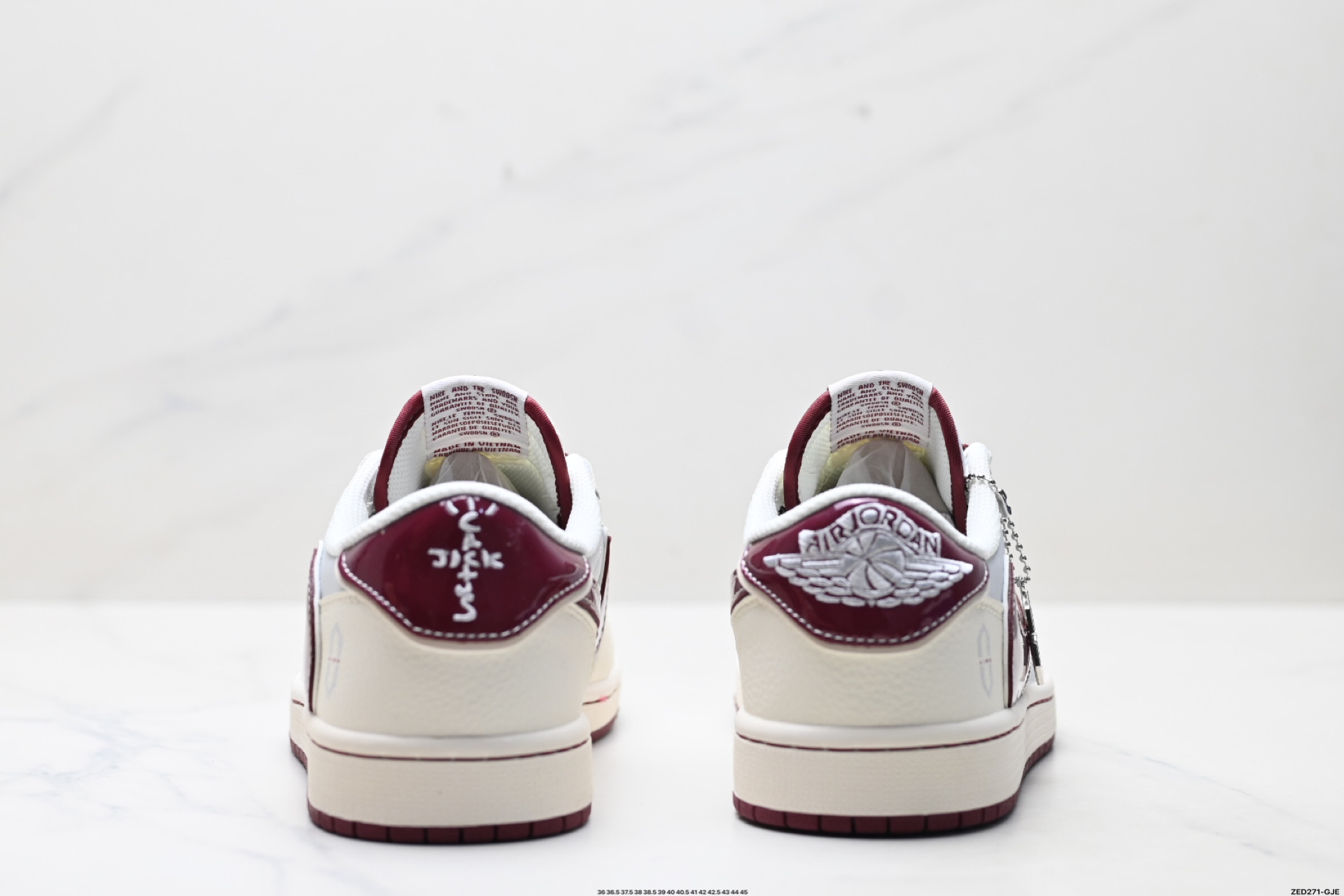 Nike Air Jordan 1 x Travis Scott AJ1倒勾 乔一倒钩 ‘DIY’定制 耐克 低帮文化篮球鞋 FC1688-239 Nike Air Jordan 1 x Travis Scott AJ1倒勾 乔一倒钩 ‘DIY’定制 耐克 低帮文化篮球鞋 FC1688-239