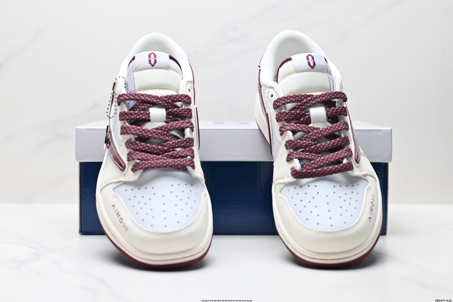 Nike Air Jordan 1 x Travis Scott AJ1倒勾 乔一倒钩 ‘DIY’定制 耐克 低帮文化篮球鞋 FC1688-239 Nike Air Jordan 1 x Travis Scott AJ1倒勾 乔一倒钩 ‘DIY’定制 耐克 低帮文化篮球鞋 FC1688-239