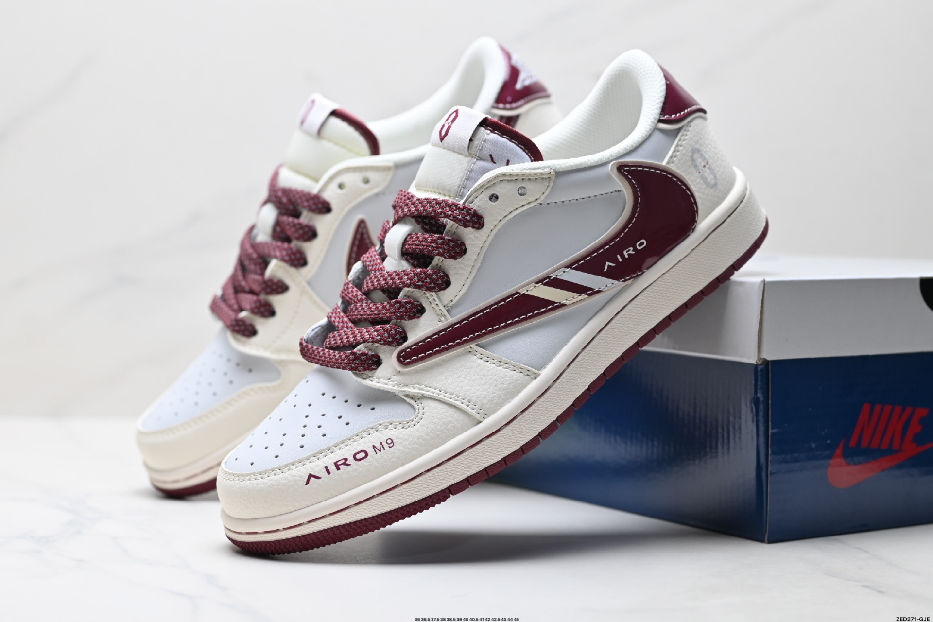 Nike Air Jordan 1 x Travis Scott AJ1倒勾 乔一倒钩 ‘DIY’定制 耐克 低帮文化篮球鞋 FC1688-239 Nike Air Jordan 1 x Travis Scott AJ1倒勾 乔一倒钩 ‘DIY’定制 耐克 低帮文化篮球鞋 FC1688-239