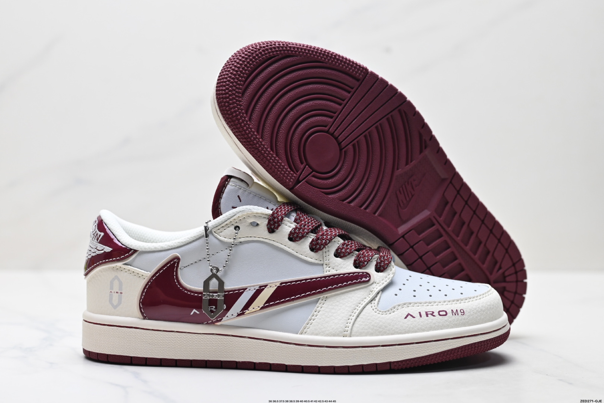 Nike Air Jordan 1 x Travis Scott AJ1倒勾 乔一倒钩 ‘DIY’定制 耐克 低帮文化篮球鞋 FC1688-239 Nike Air Jordan 1 x Travis Scott AJ1倒勾 乔一倒钩 ‘DIY’定制 耐克 低帮文化篮球鞋 FC1688-239