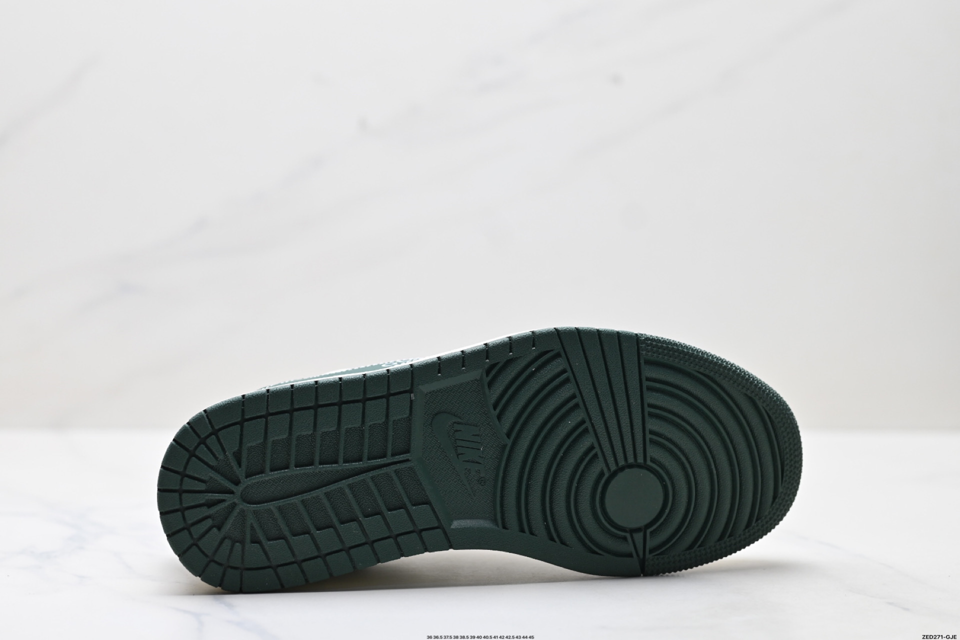 Nike Air Jordan 1 x Travis Scott AJ1倒勾 乔一倒钩 ‘DIY’定制 耐克 低帮文化篮球鞋 XZ5749-006