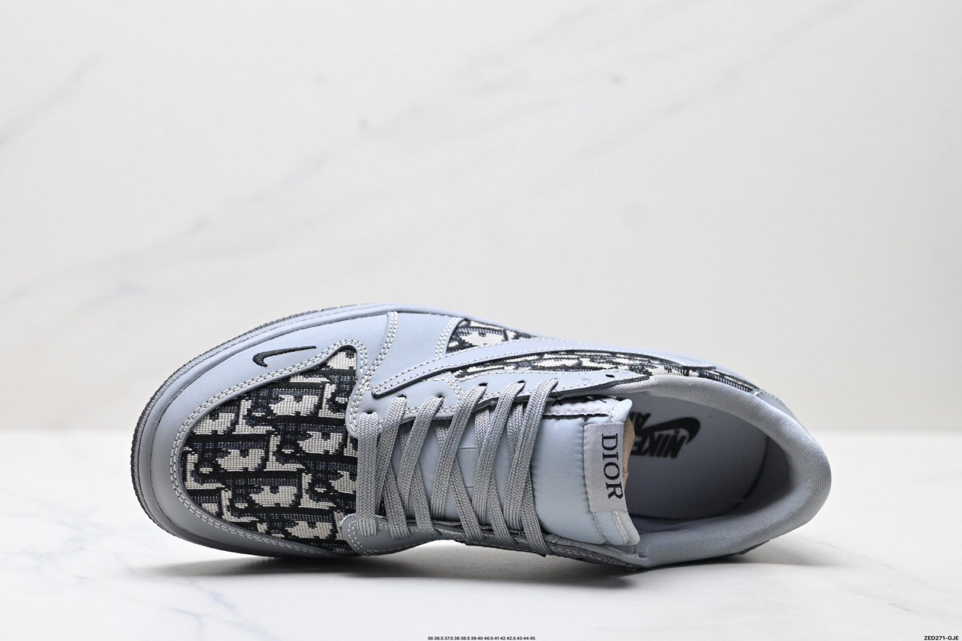 Nike Air Jordan 1 x Travis Scott AJ1倒勾 乔一倒钩 ‘DIY’定制 耐克 低帮文化篮球鞋  LD2025-031